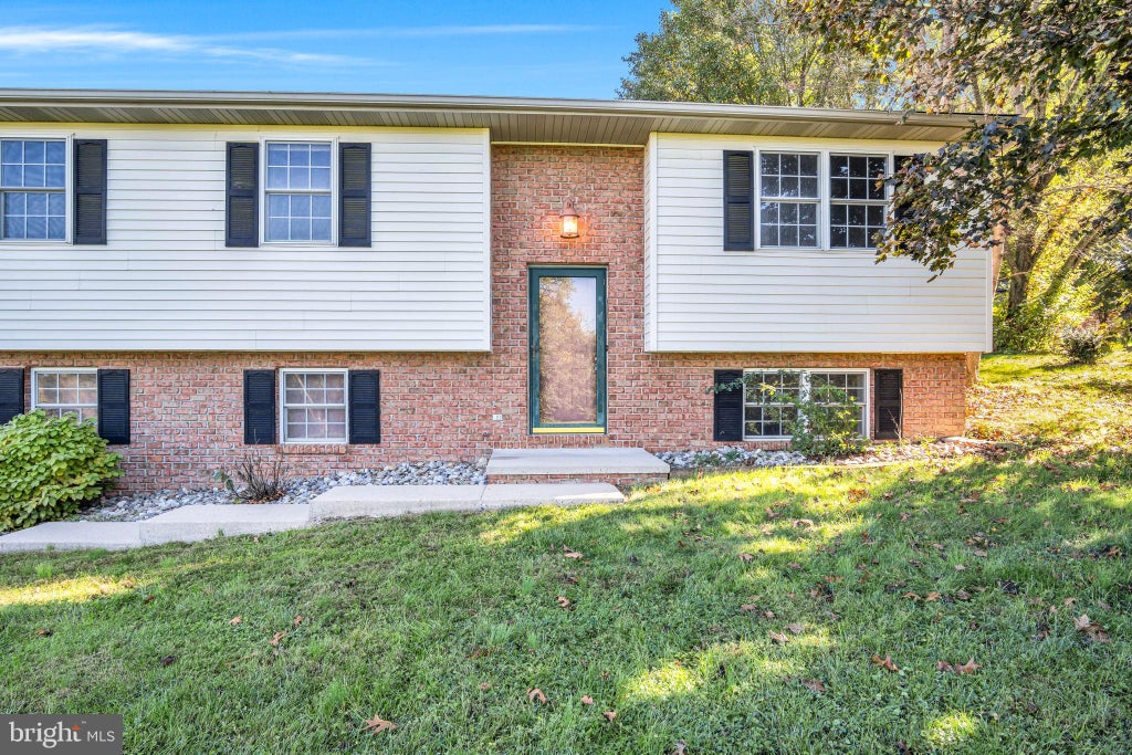 Photo of 165 Covered Bridge Road, ELIZABETHTOWN, PA 17022 (MLS # PALA2097254)
