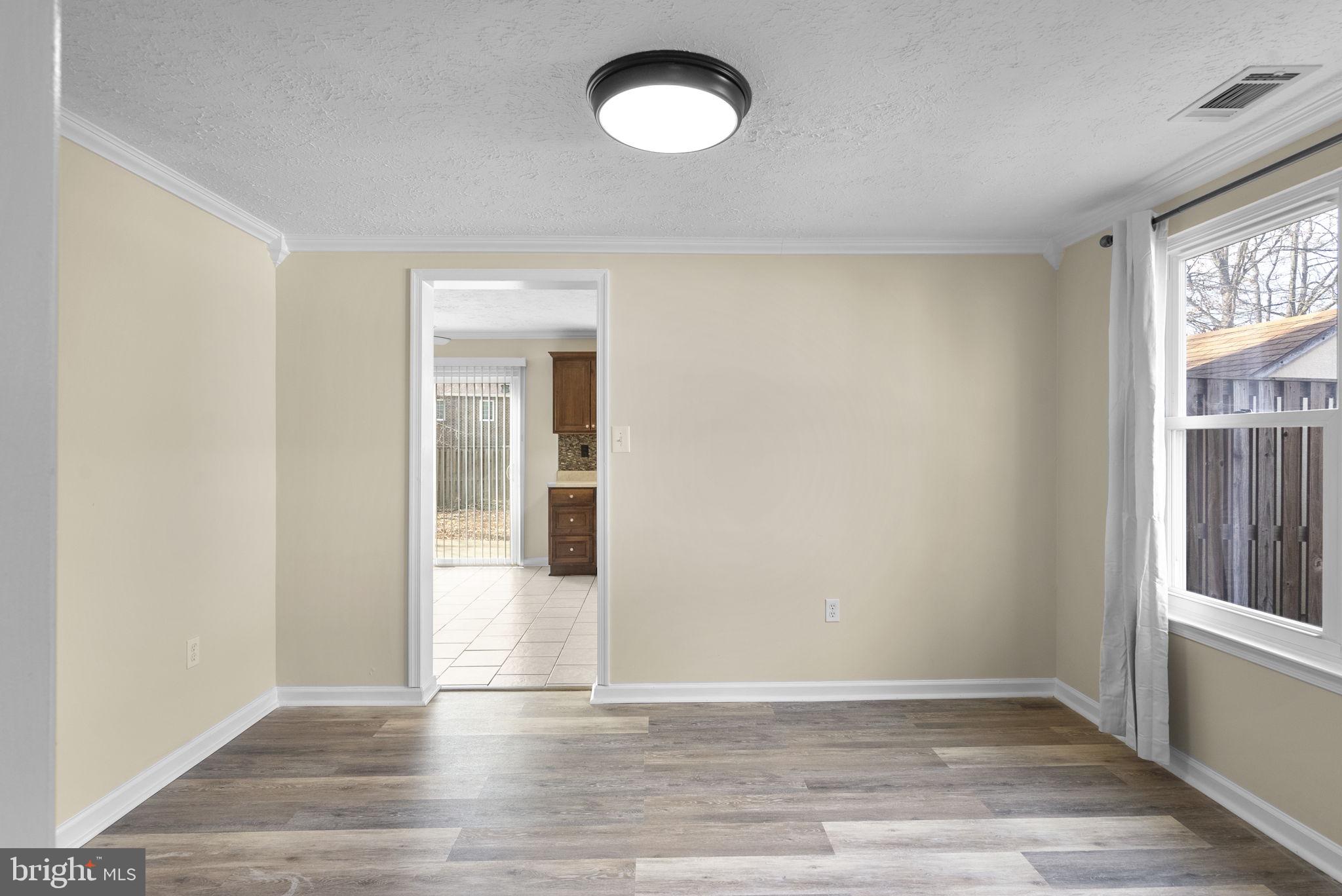 RIVERSIDE RUN IND HEAD - Residential