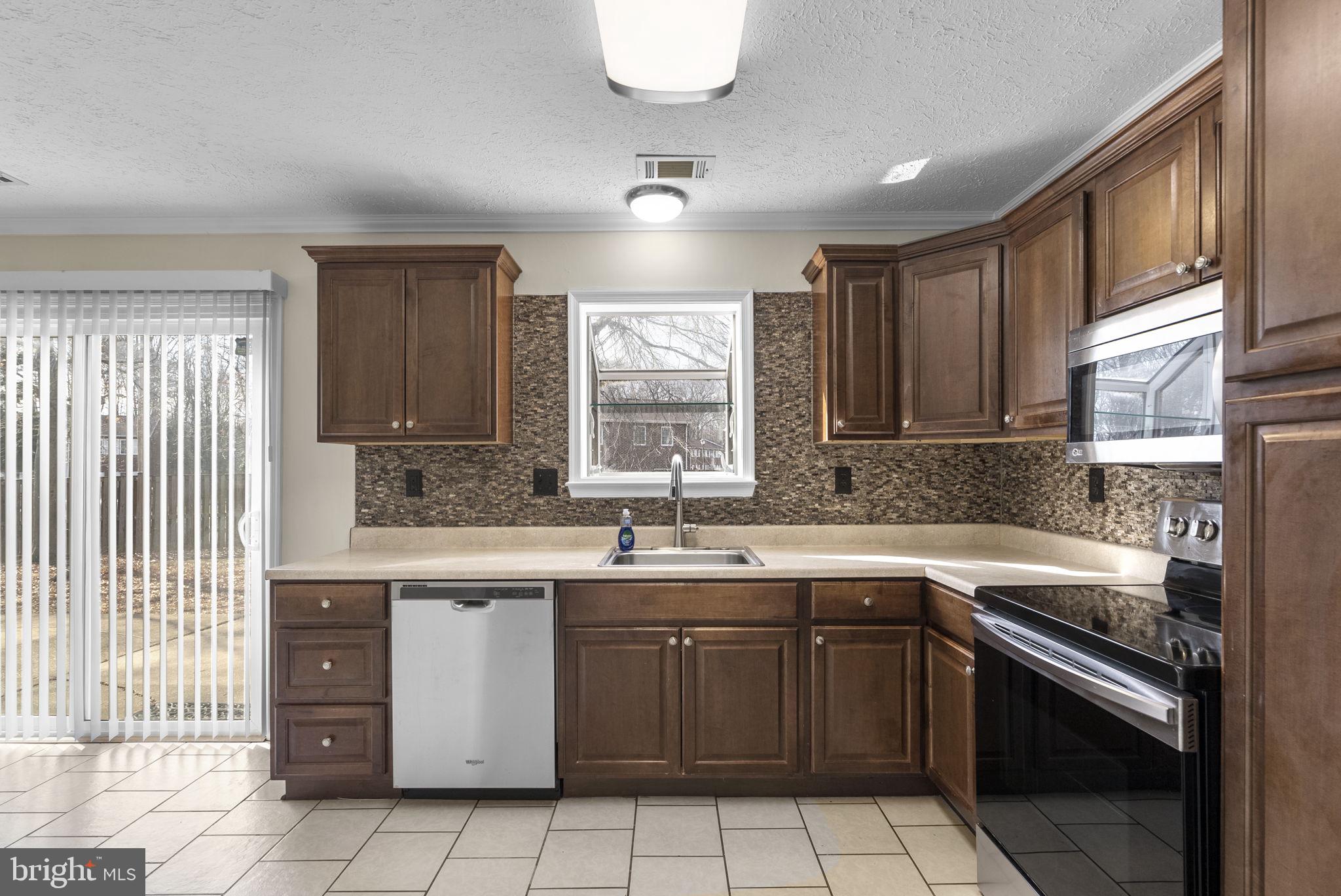 RIVERSIDE RUN IND HEAD - Residential