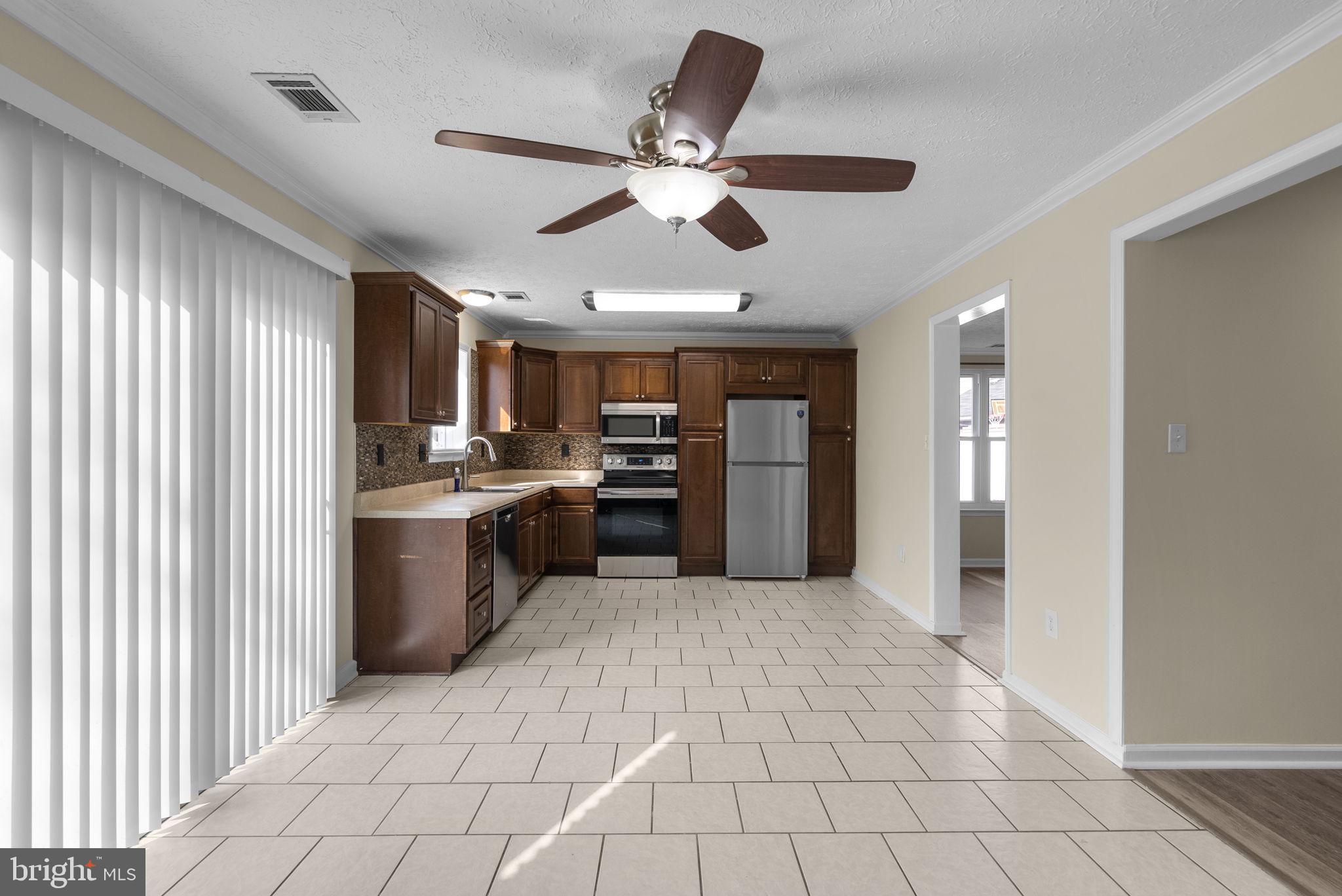 RIVERSIDE RUN IND HEAD - Residential