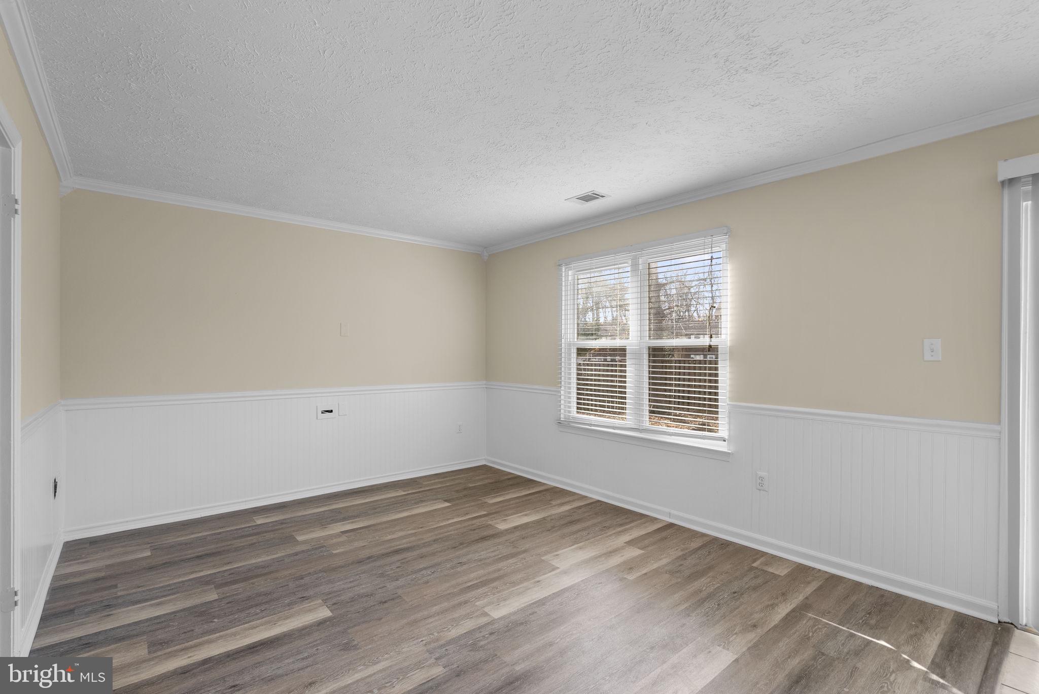 RIVERSIDE RUN IND HEAD - Residential