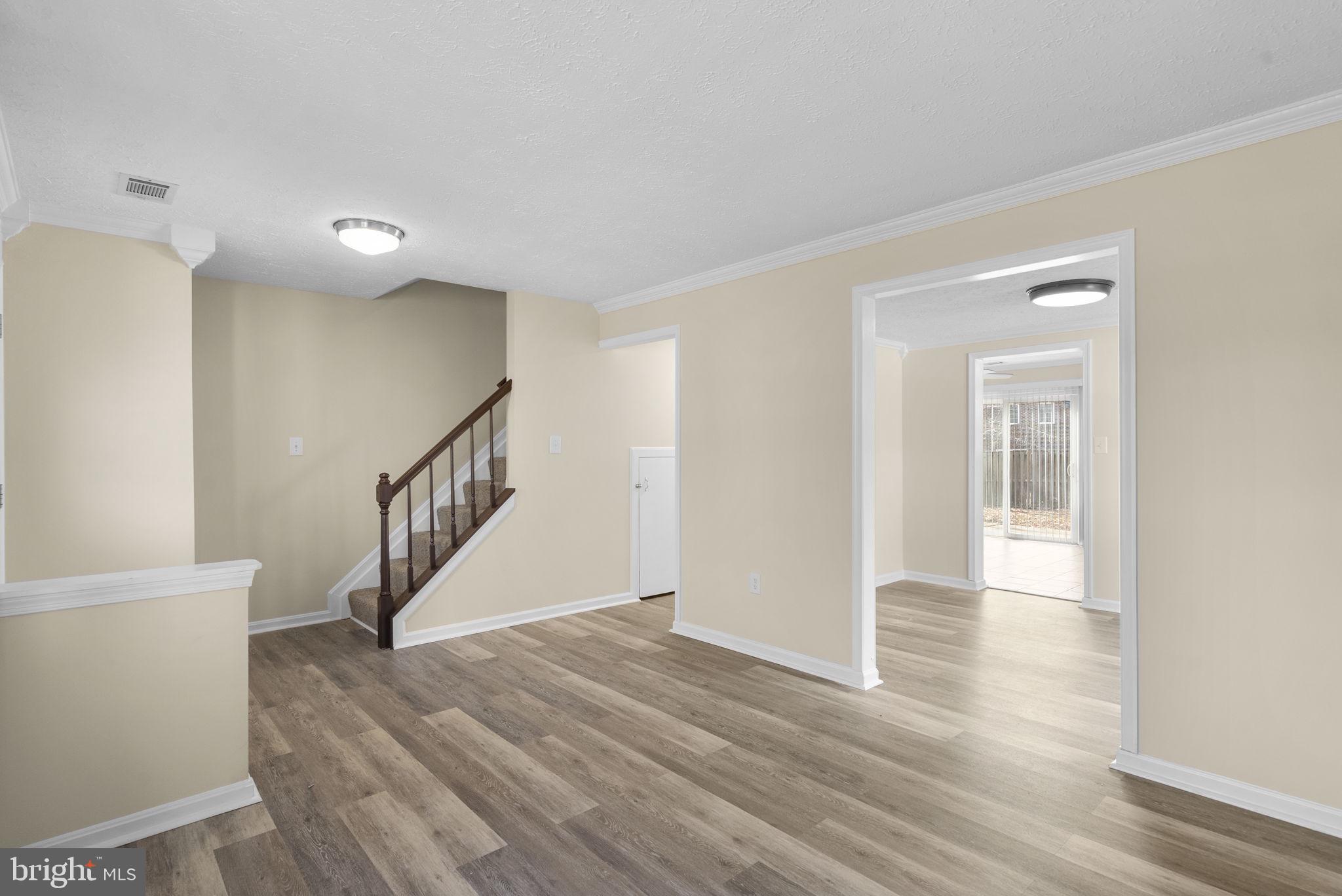 RIVERSIDE RUN IND HEAD - Residential