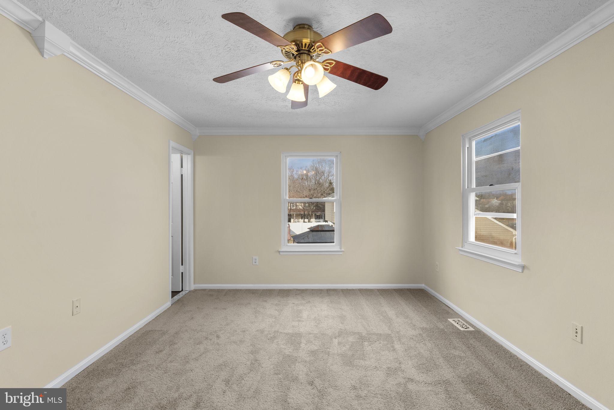 RIVERSIDE RUN IND HEAD - Residential