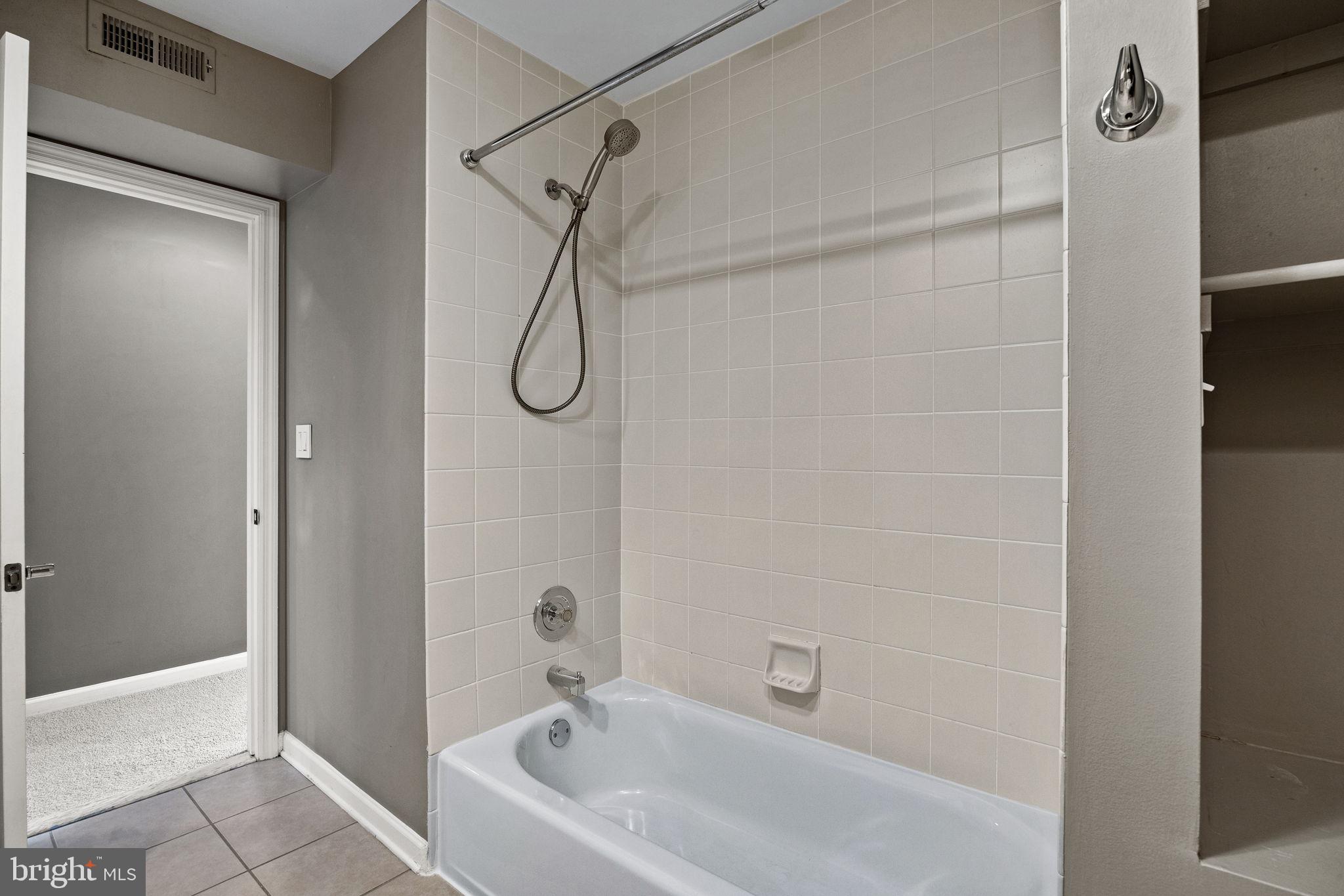 BELLA VISTA - Residential