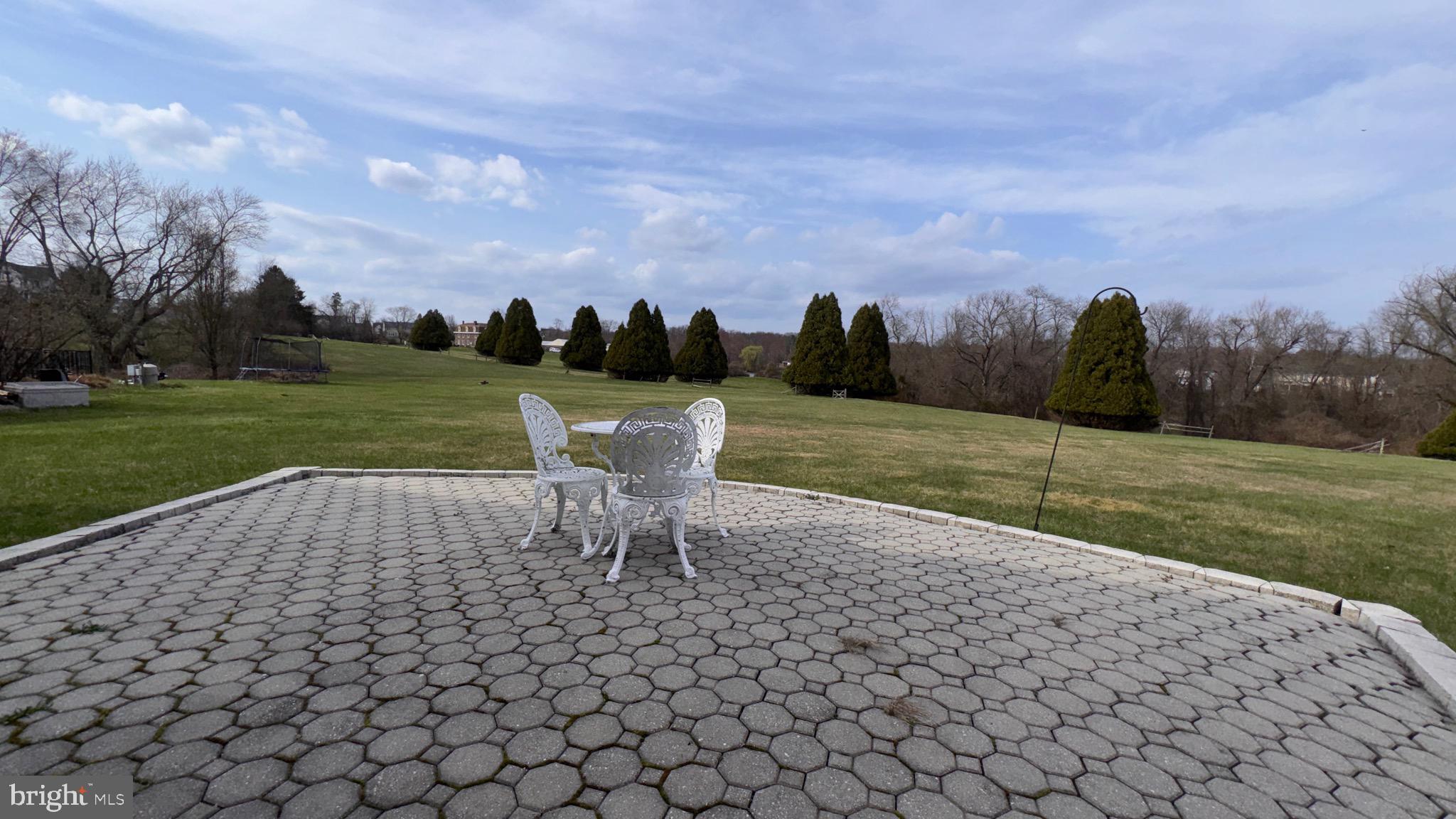 BRADFORD WOODS - Residential