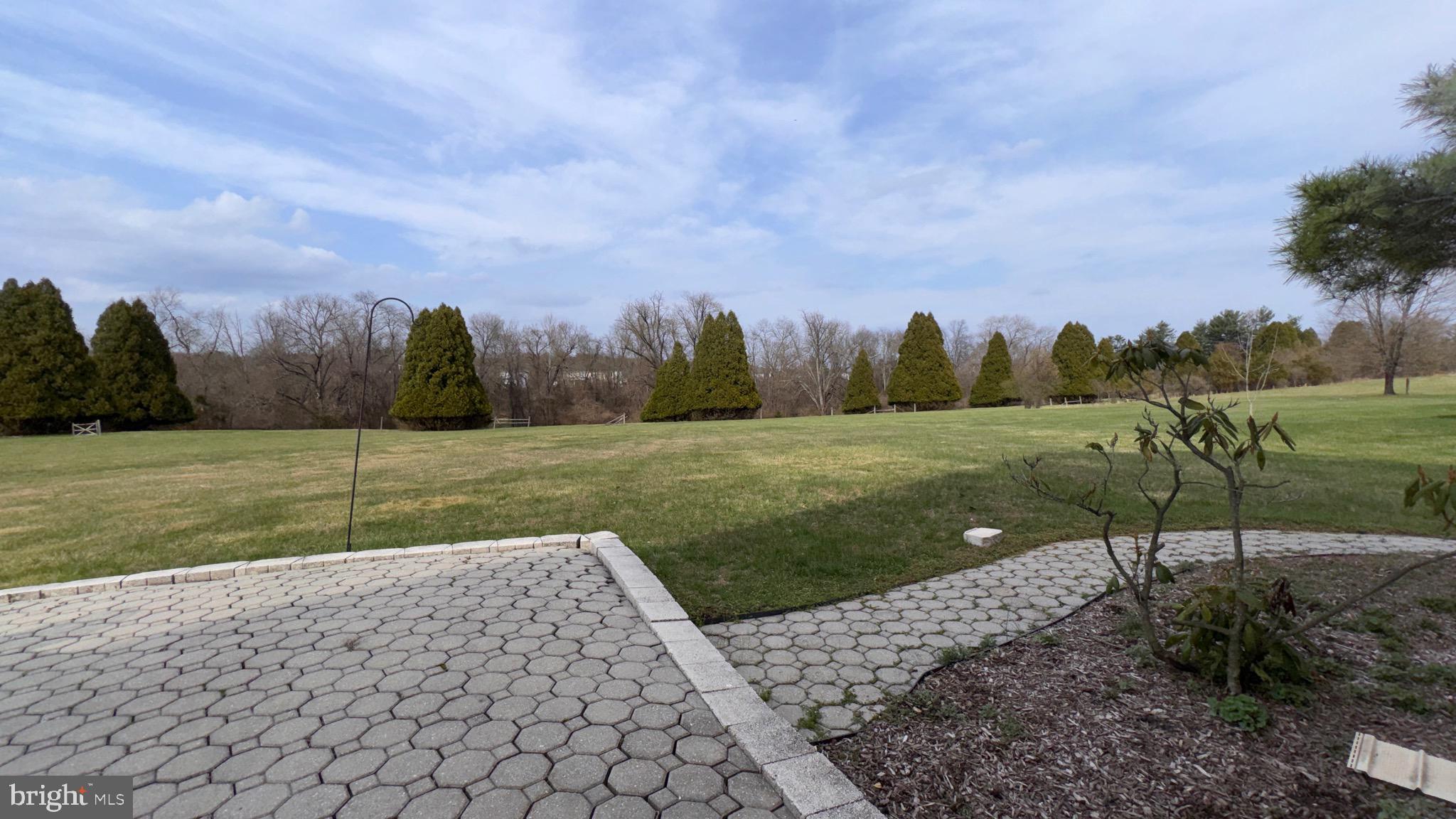 BRADFORD WOODS - Residential