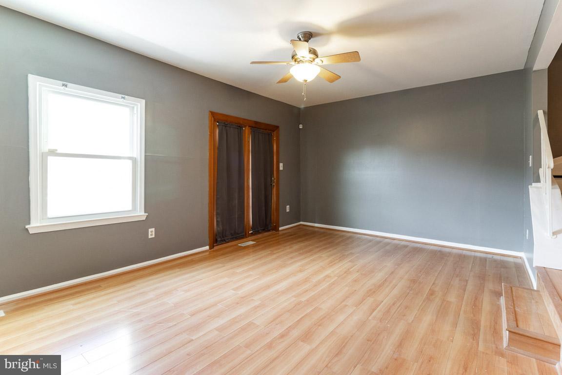 KINGS COURT - Residential Lease