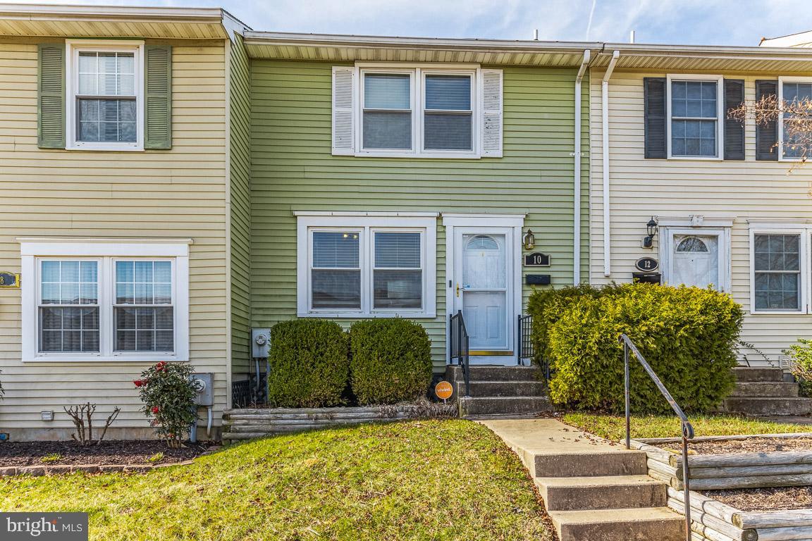 KINGS COURT - Residential Lease