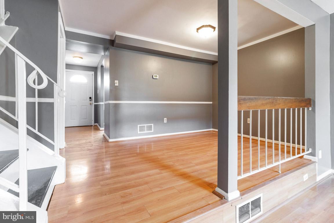 KINGS COURT - Residential Lease