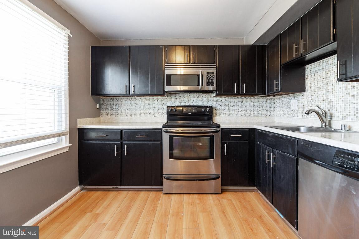 KINGS COURT - Residential Lease