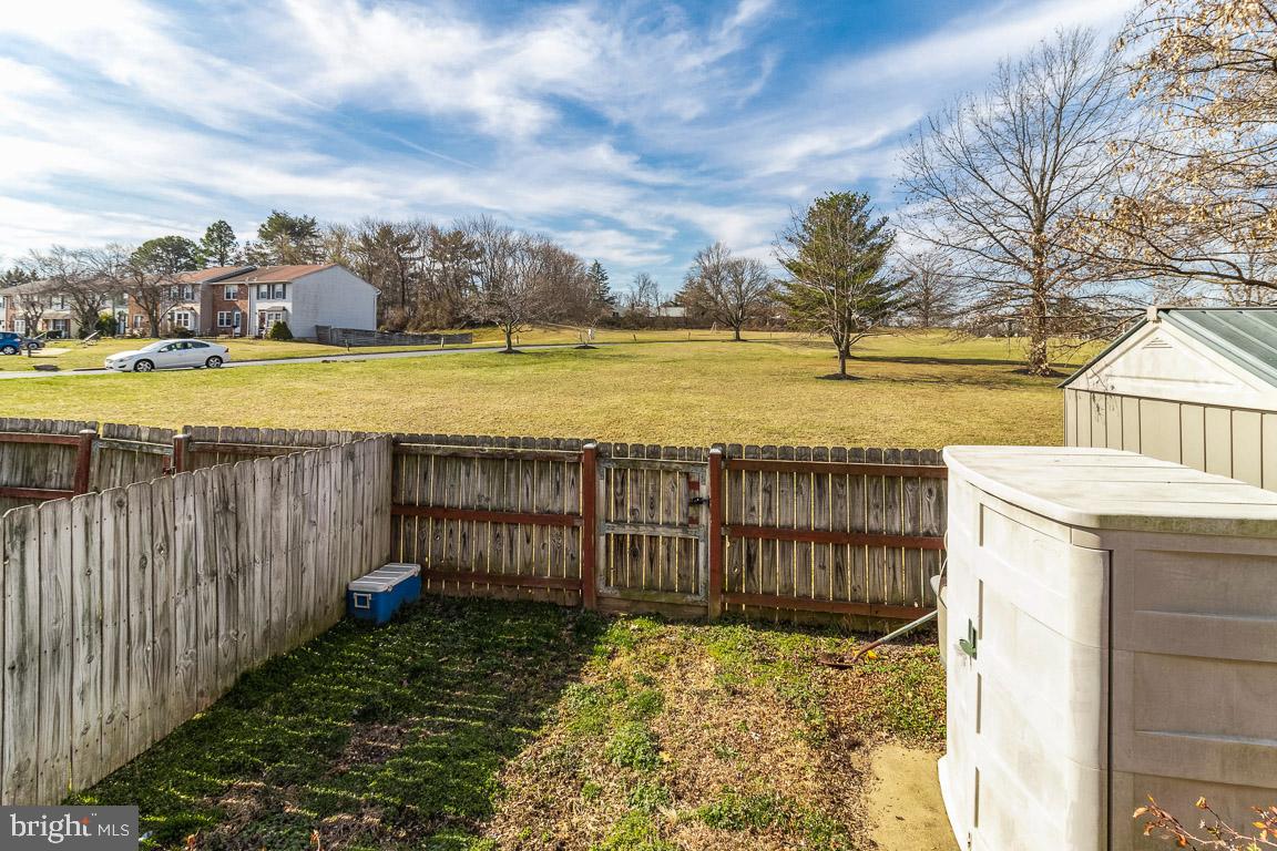 KINGS COURT - Residential Lease