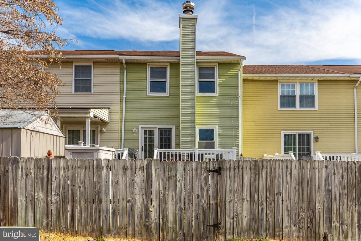 KINGS COURT - Residential Lease