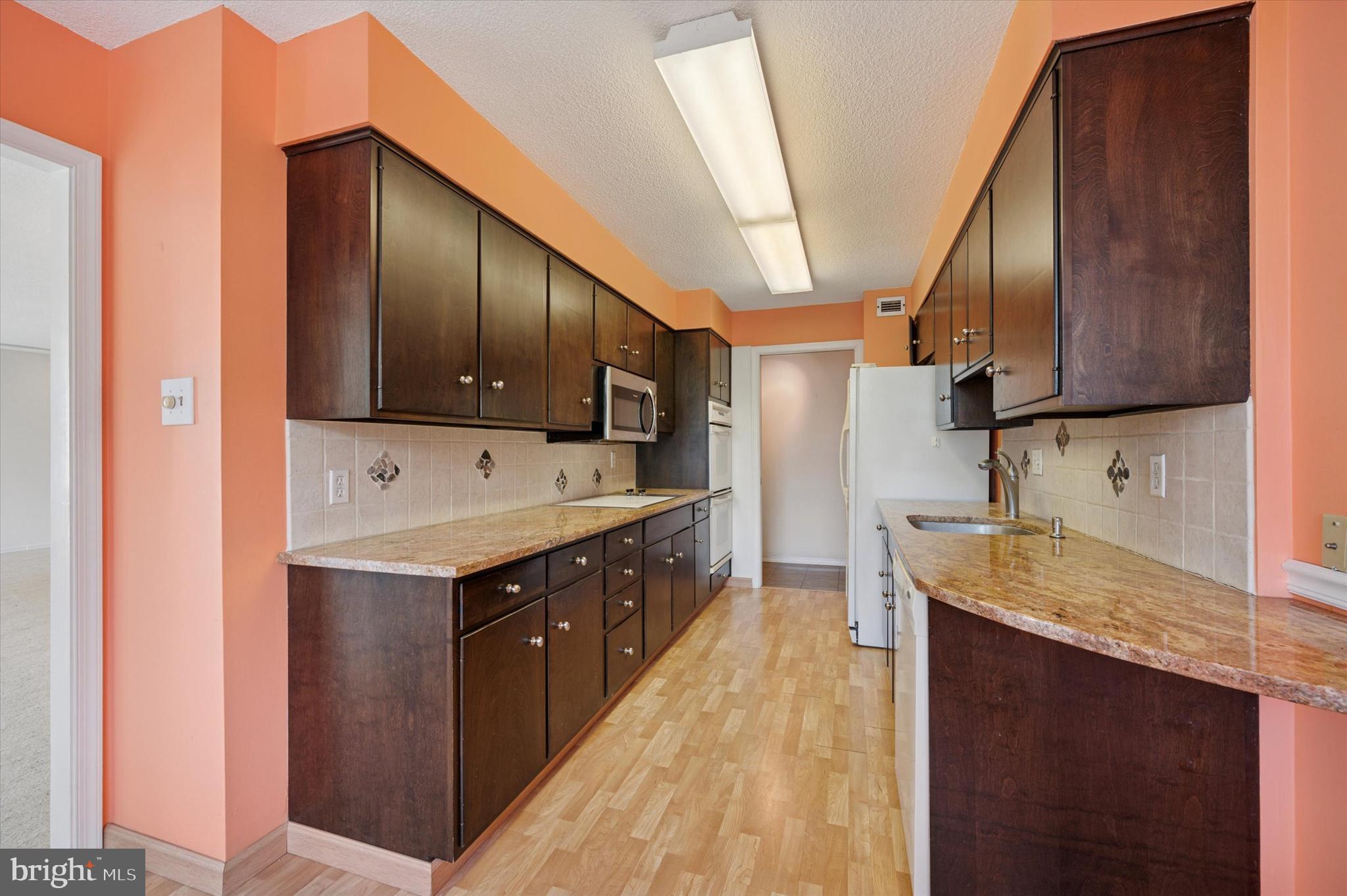 BRIAR HOUSE - Residential