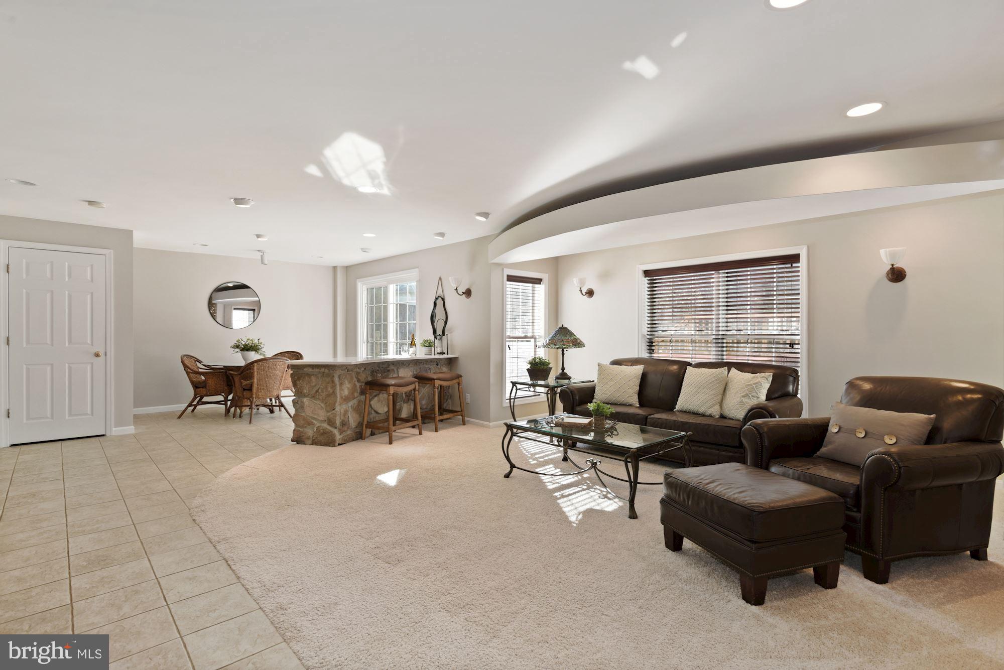 SOUTH RIDING - Residential