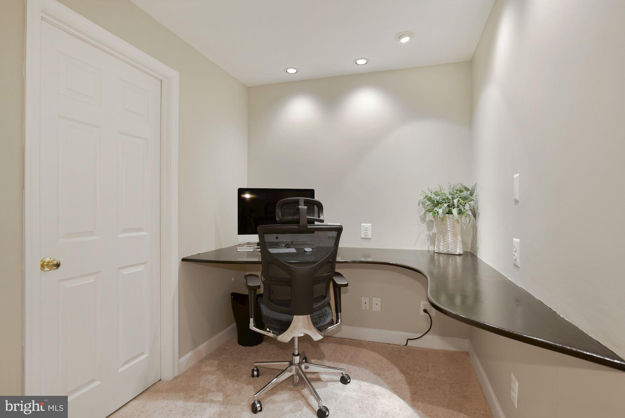 SOUTH RIDING - Residential