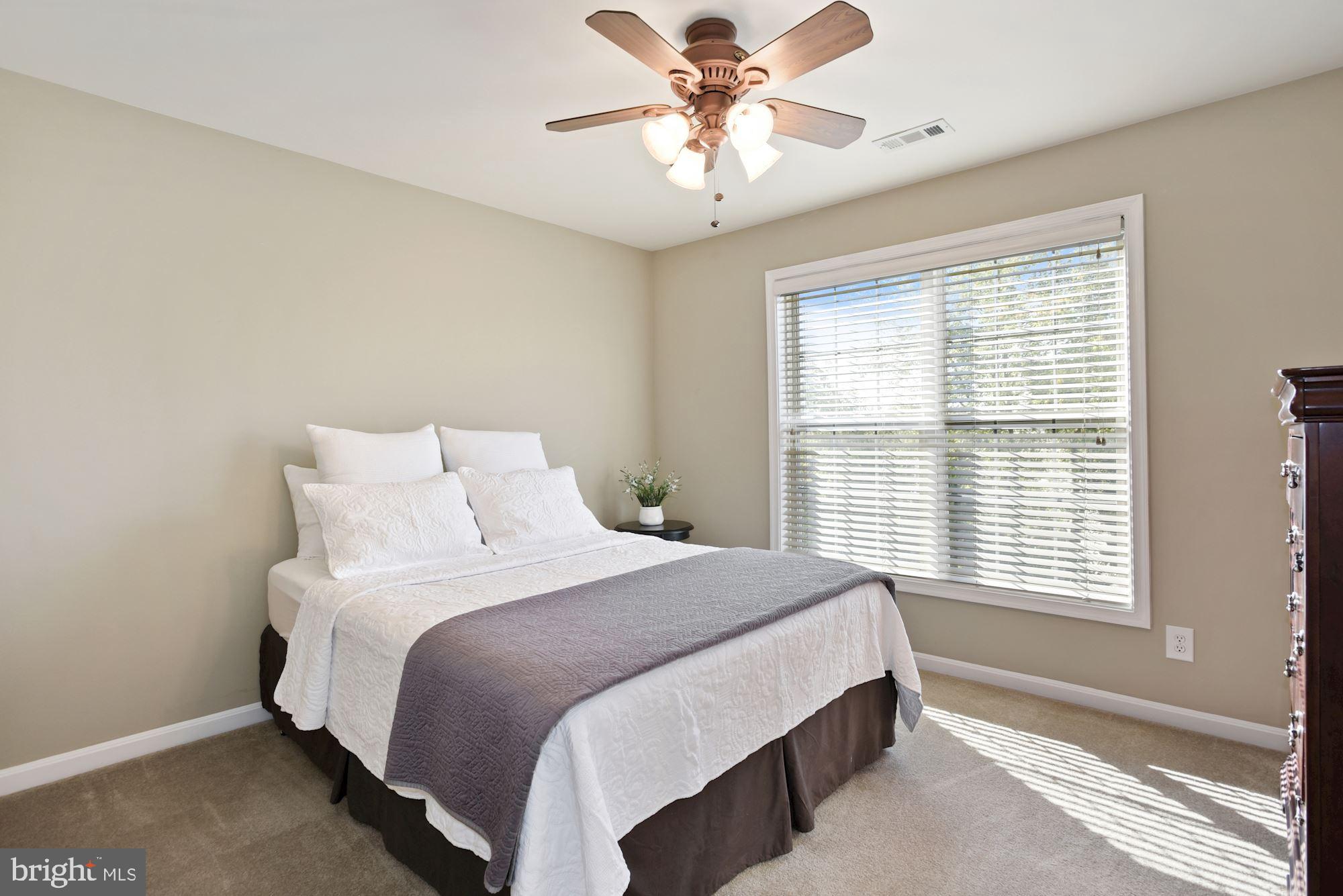 SOUTH RIDING - Residential