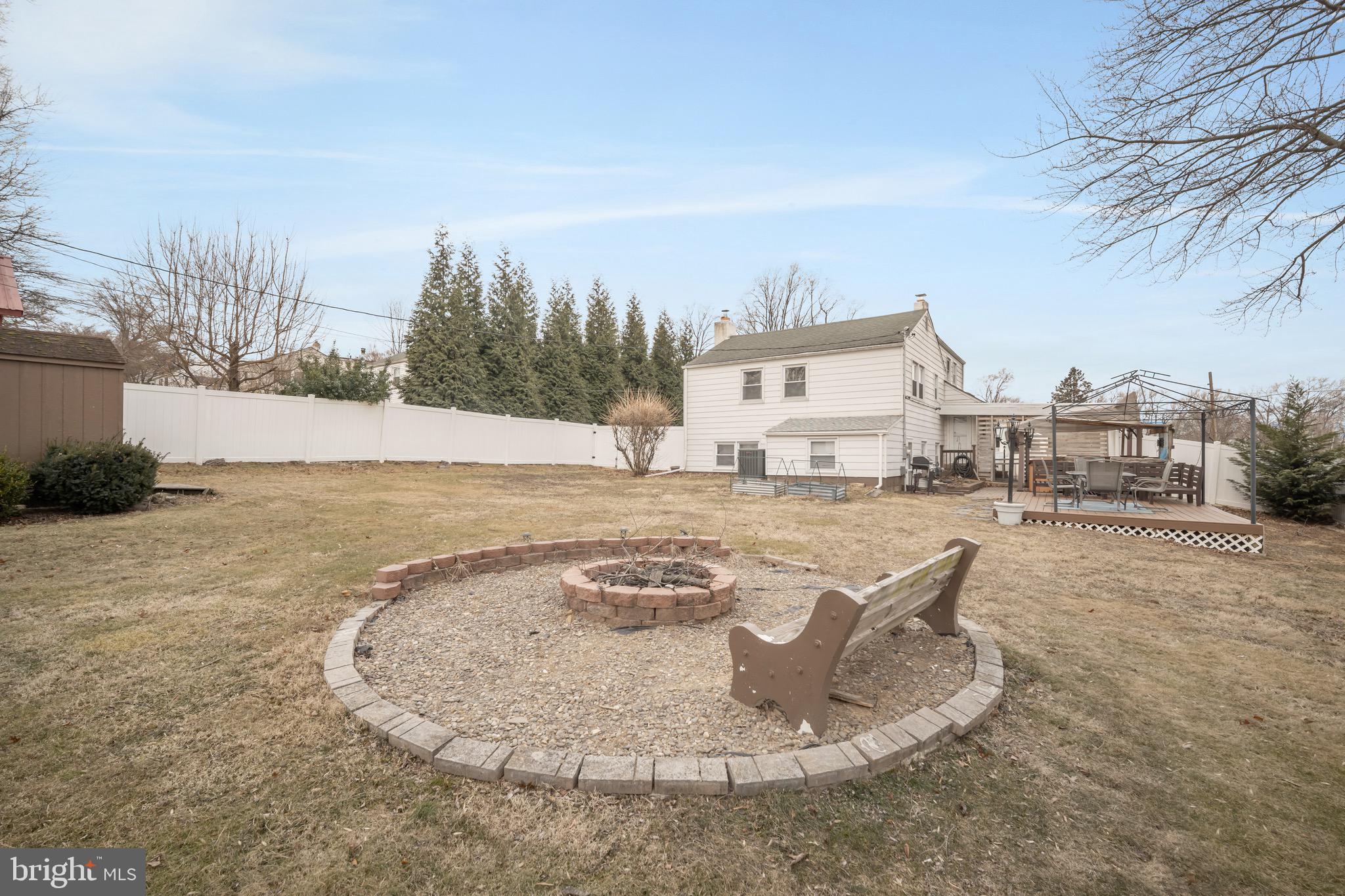 WILLOW GROVE - Residential