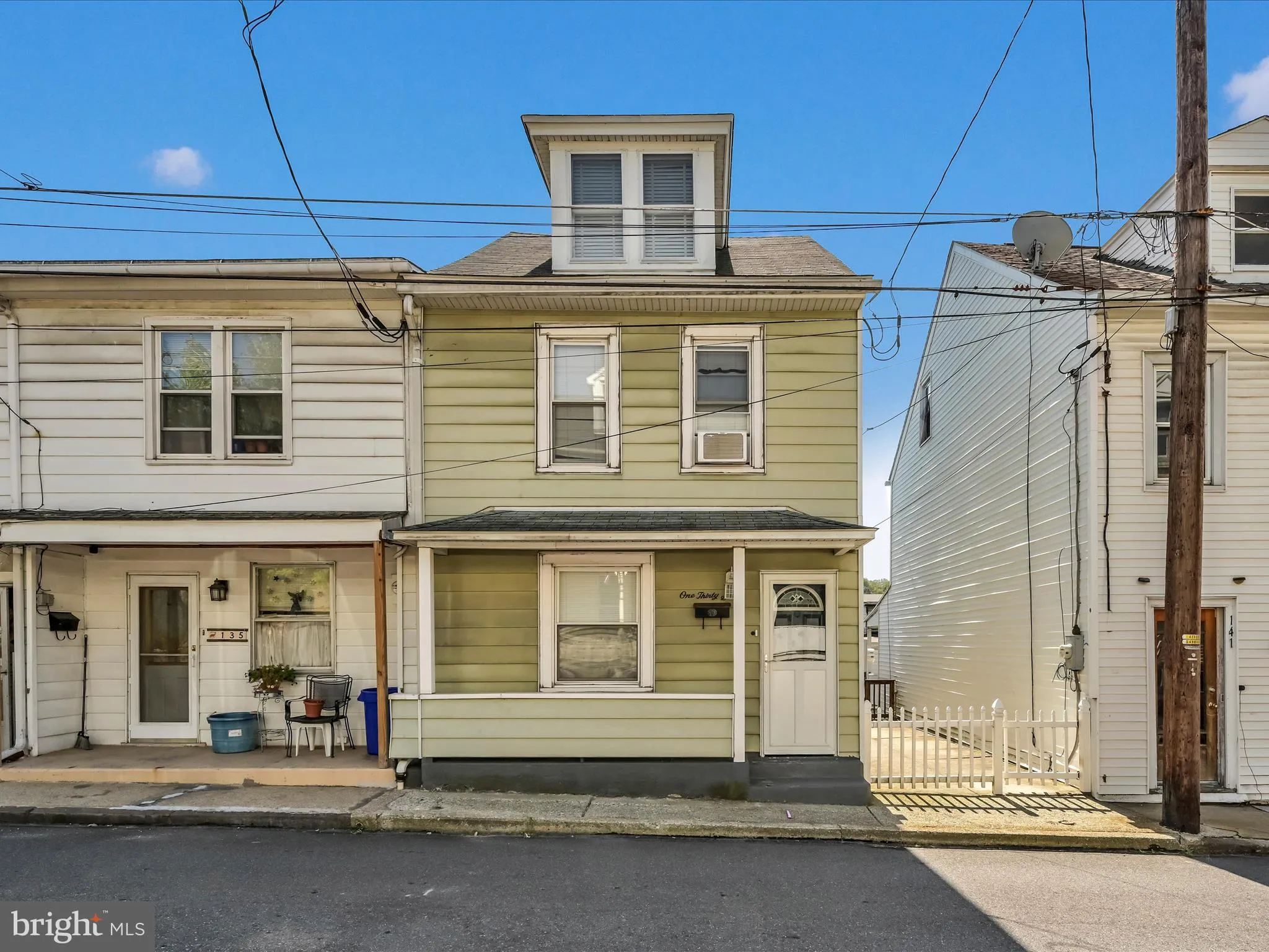 Minersville, Pennsylvania 17954, United States, 3 Bedrooms Bedrooms, ,1 BathroomBathrooms,Residential,Pending,214114