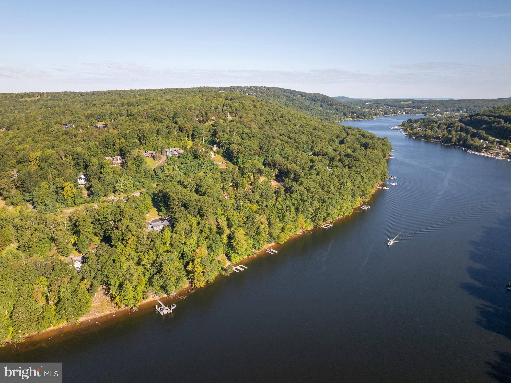 WATERSIDE AT WISP - Residential