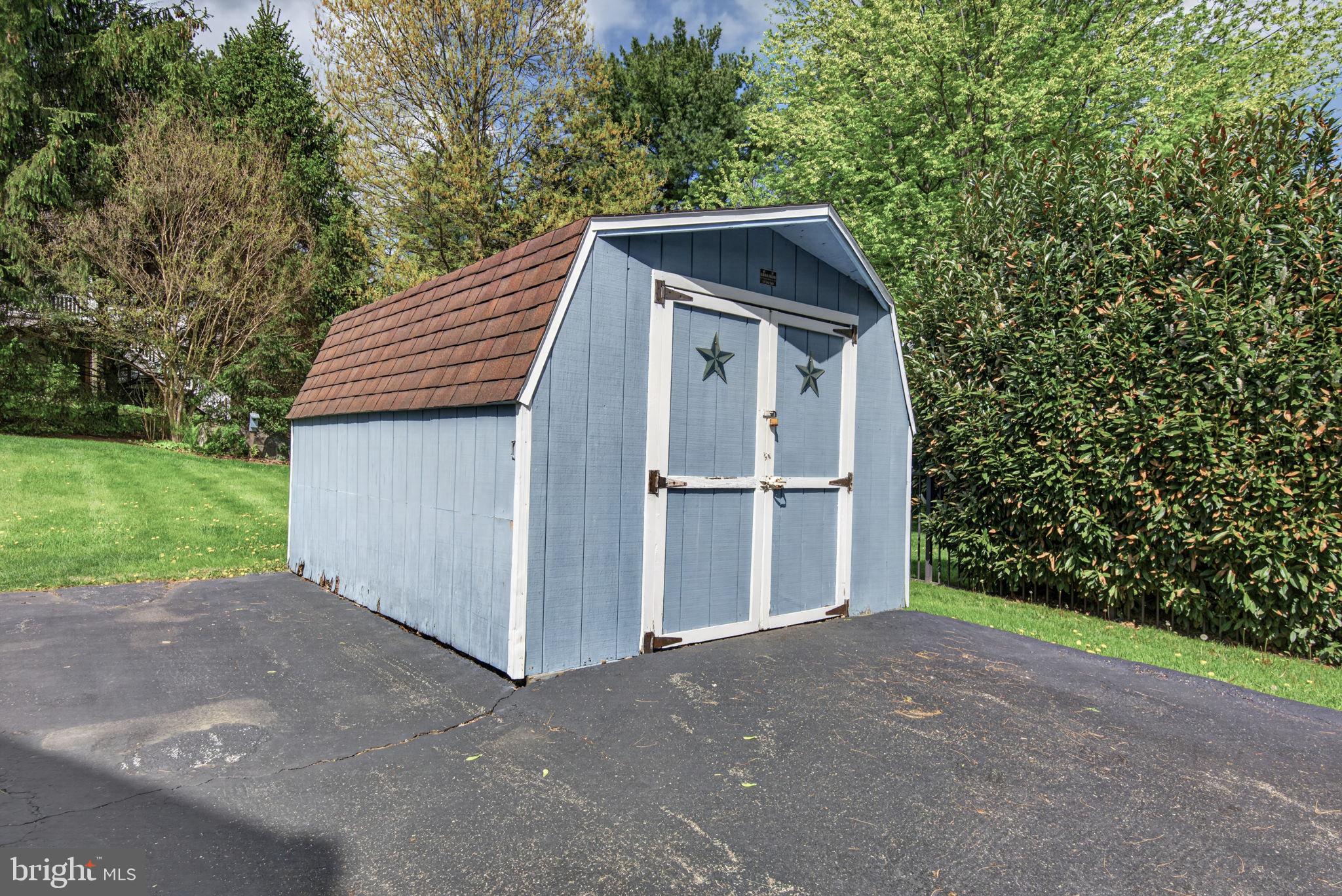 WINDY HILL FARMS - Residential