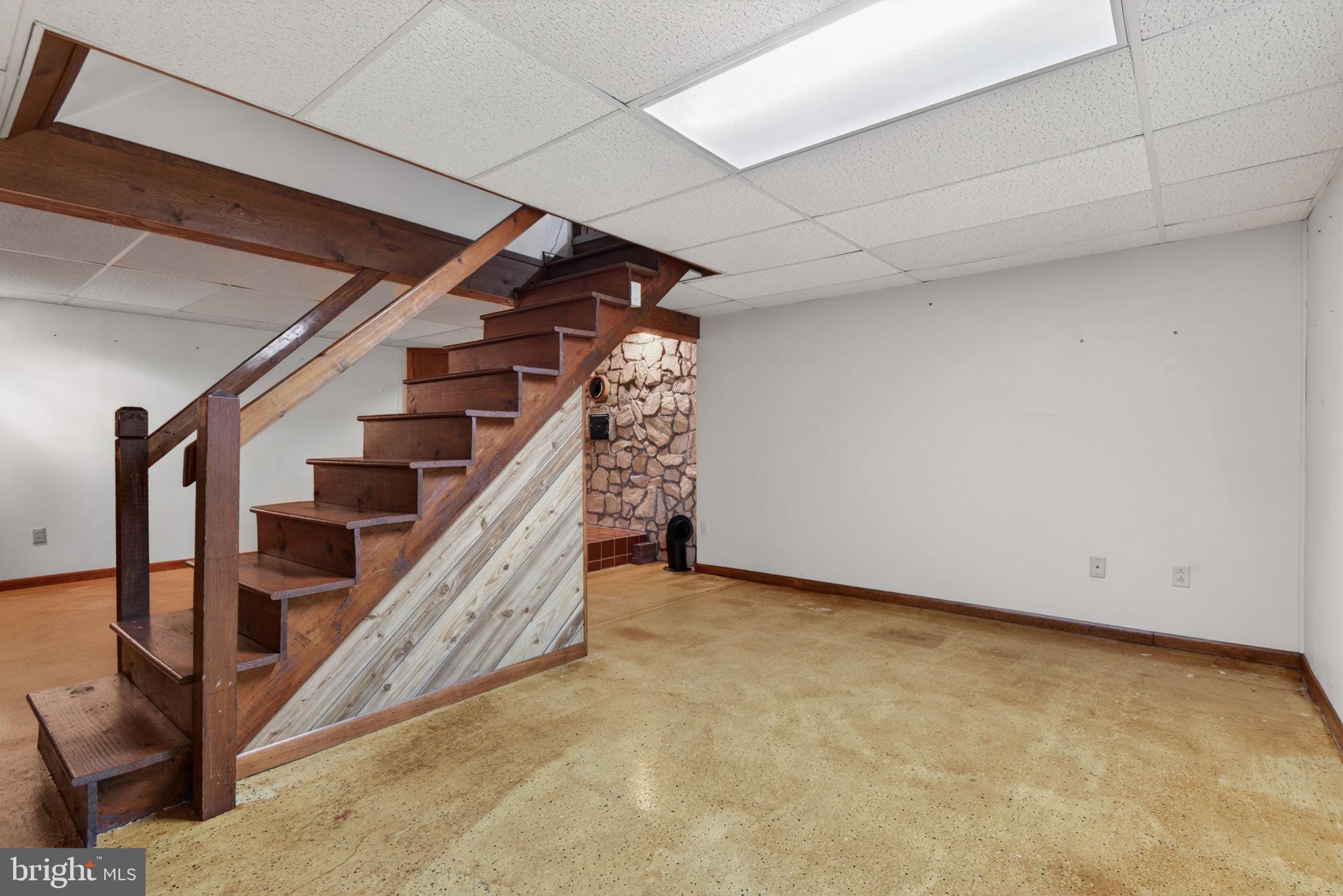 WINDY HILL FARMS - Residential