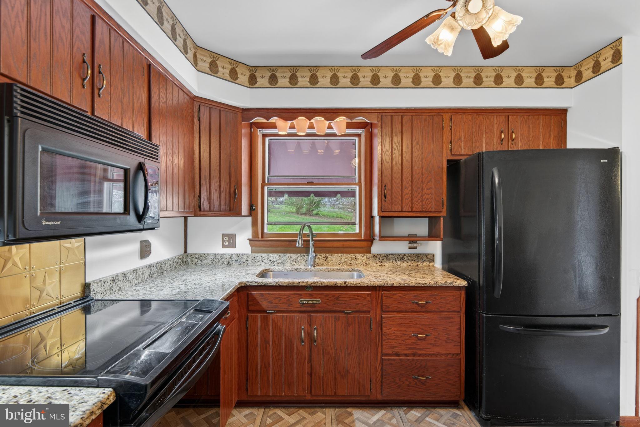 WINDY HILL FARMS - Residential