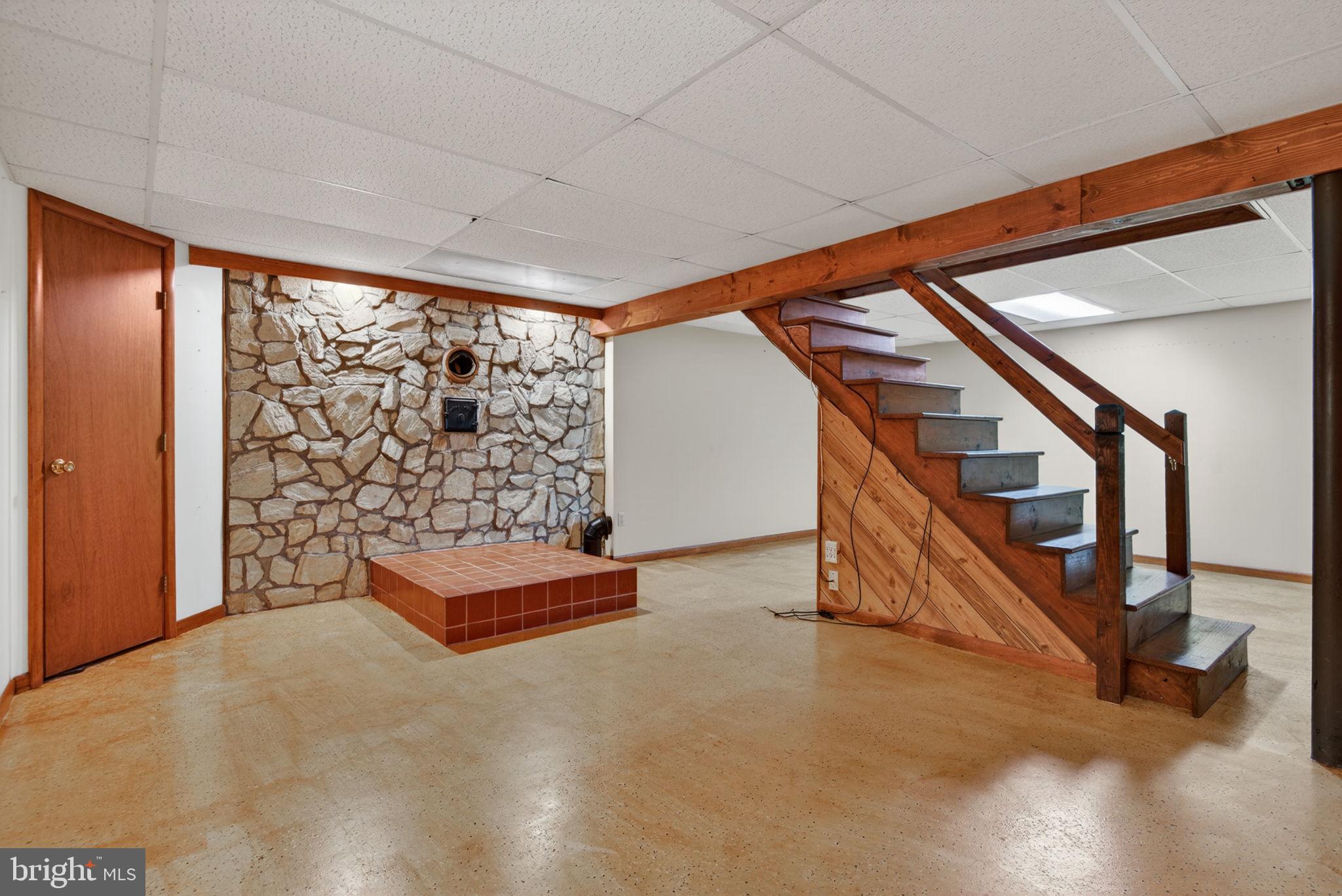 WINDY HILL FARMS - Residential