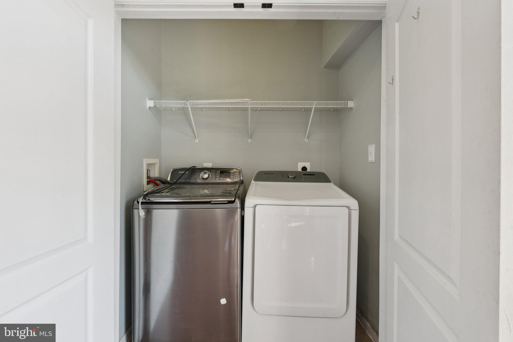 THE TOWNES AT VILLAGE PLACE - Residential