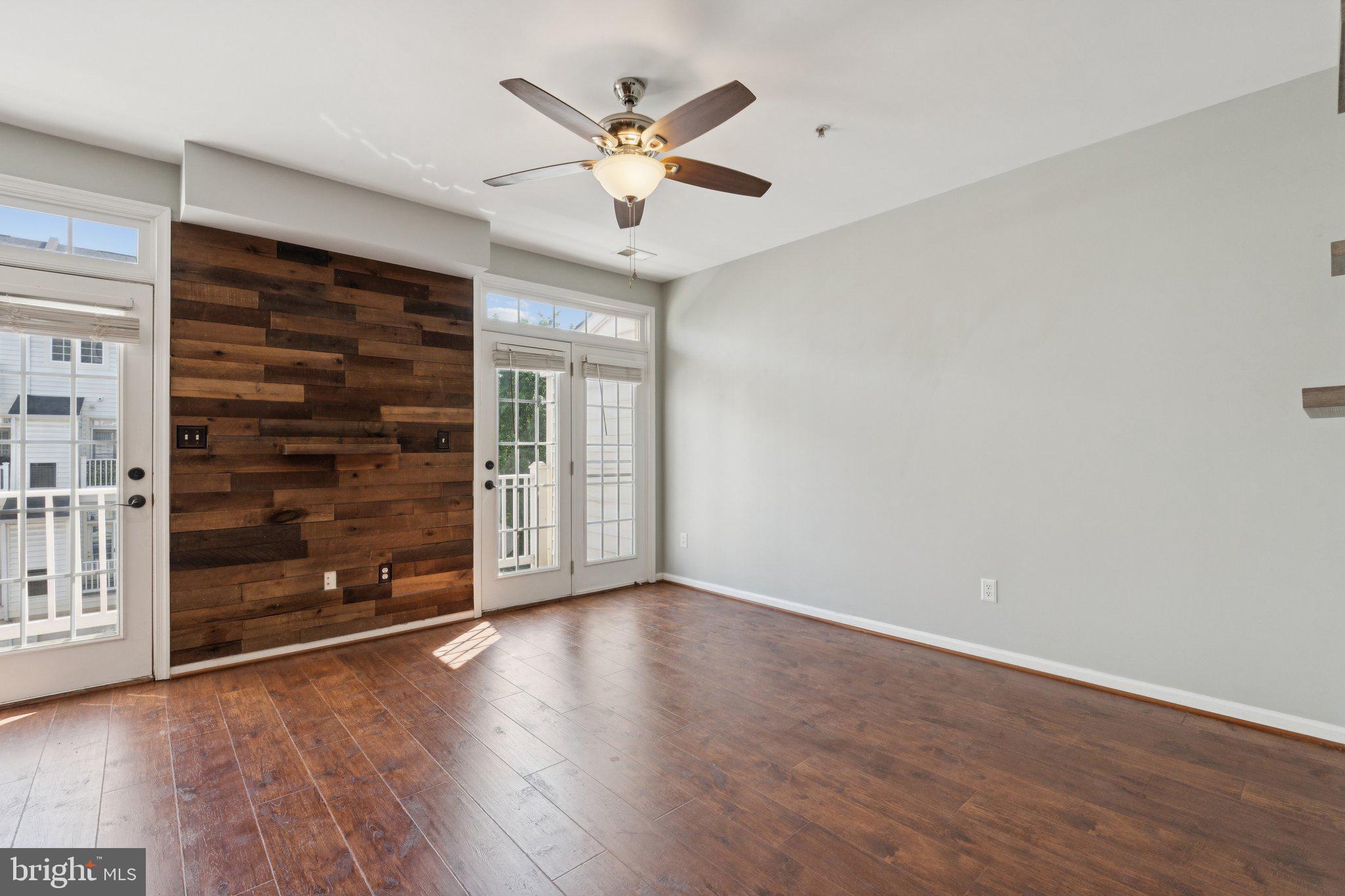 THE TOWNES AT VILLAGE PLACE - Residential