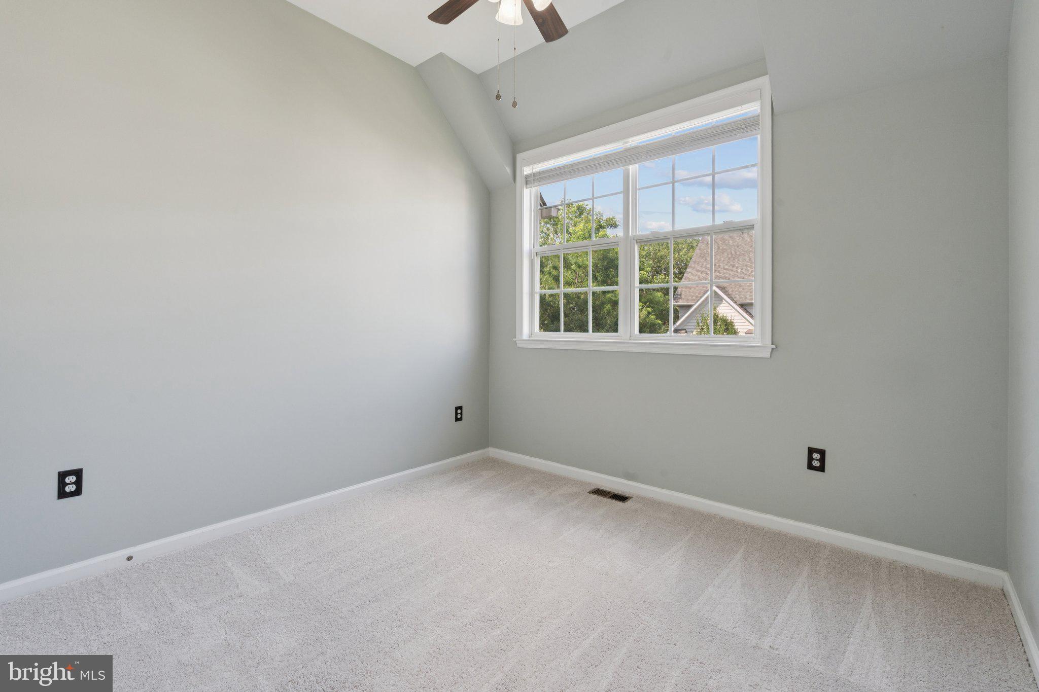 THE TOWNES AT VILLAGE PLACE - Residential