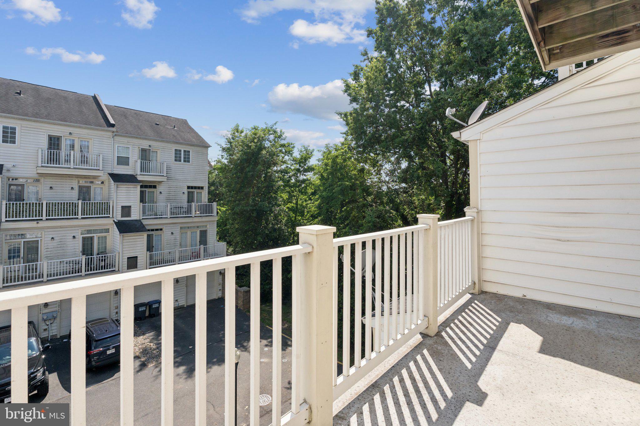 THE TOWNES AT VILLAGE PLACE - Residential