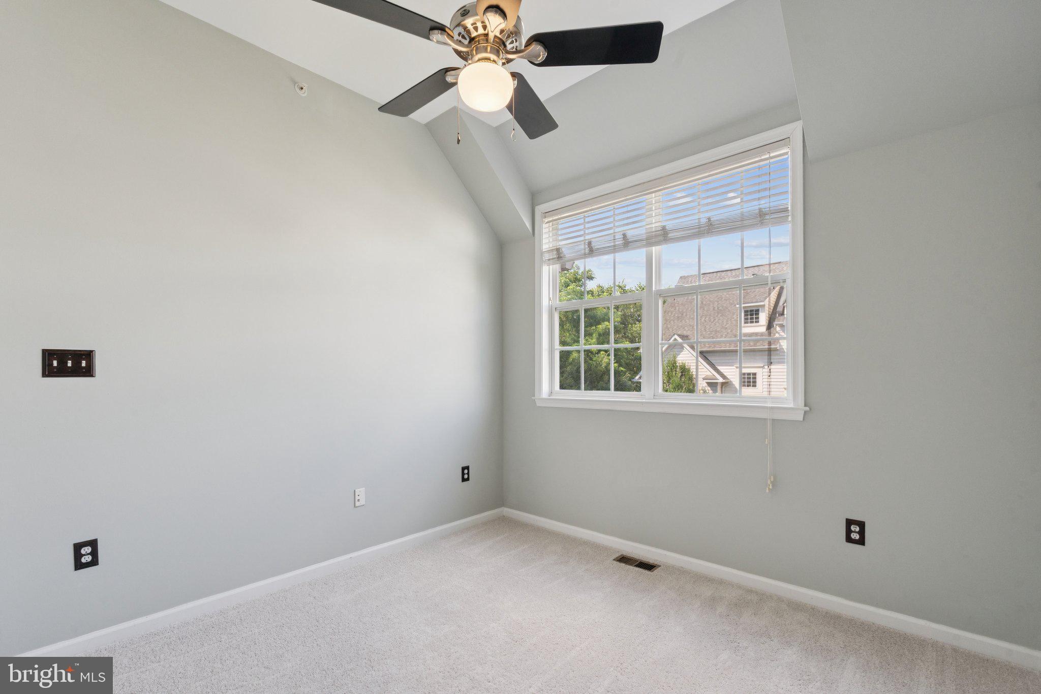 THE TOWNES AT VILLAGE PLACE - Residential