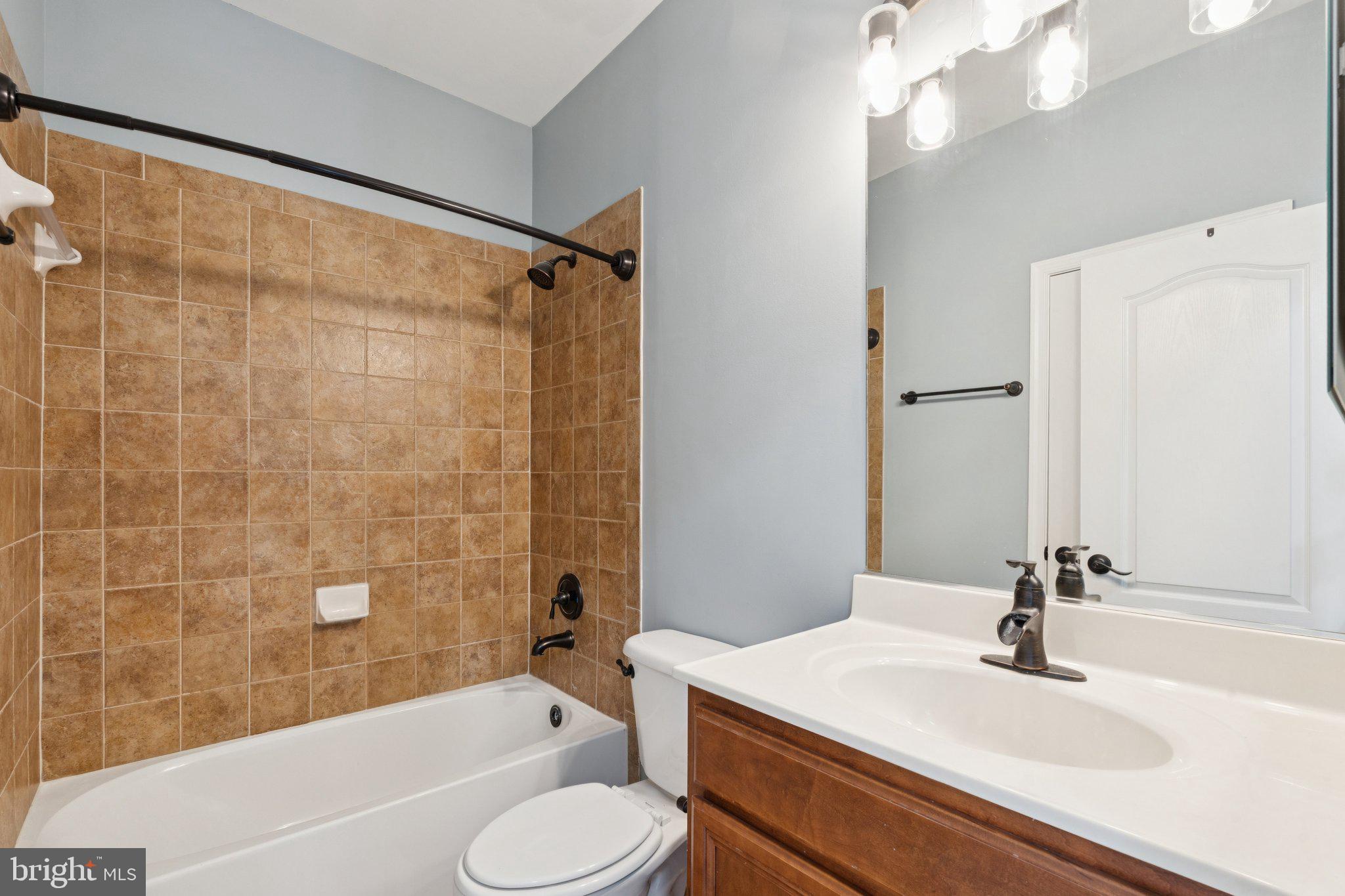 THE TOWNES AT VILLAGE PLACE - Residential