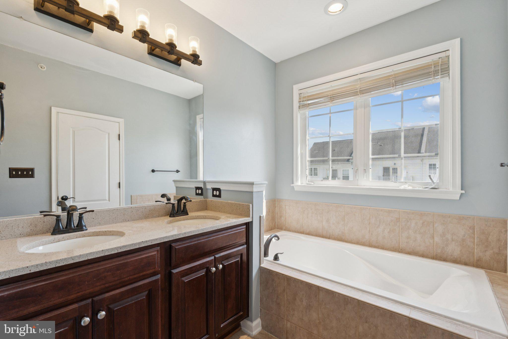 THE TOWNES AT VILLAGE PLACE - Residential