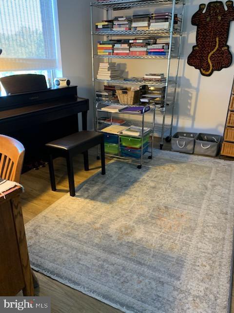 VANTAGE POINT EAST @ LEISURE WORLD - Residential