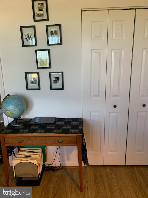 VANTAGE POINT EAST @ LEISURE WORLD - Residential