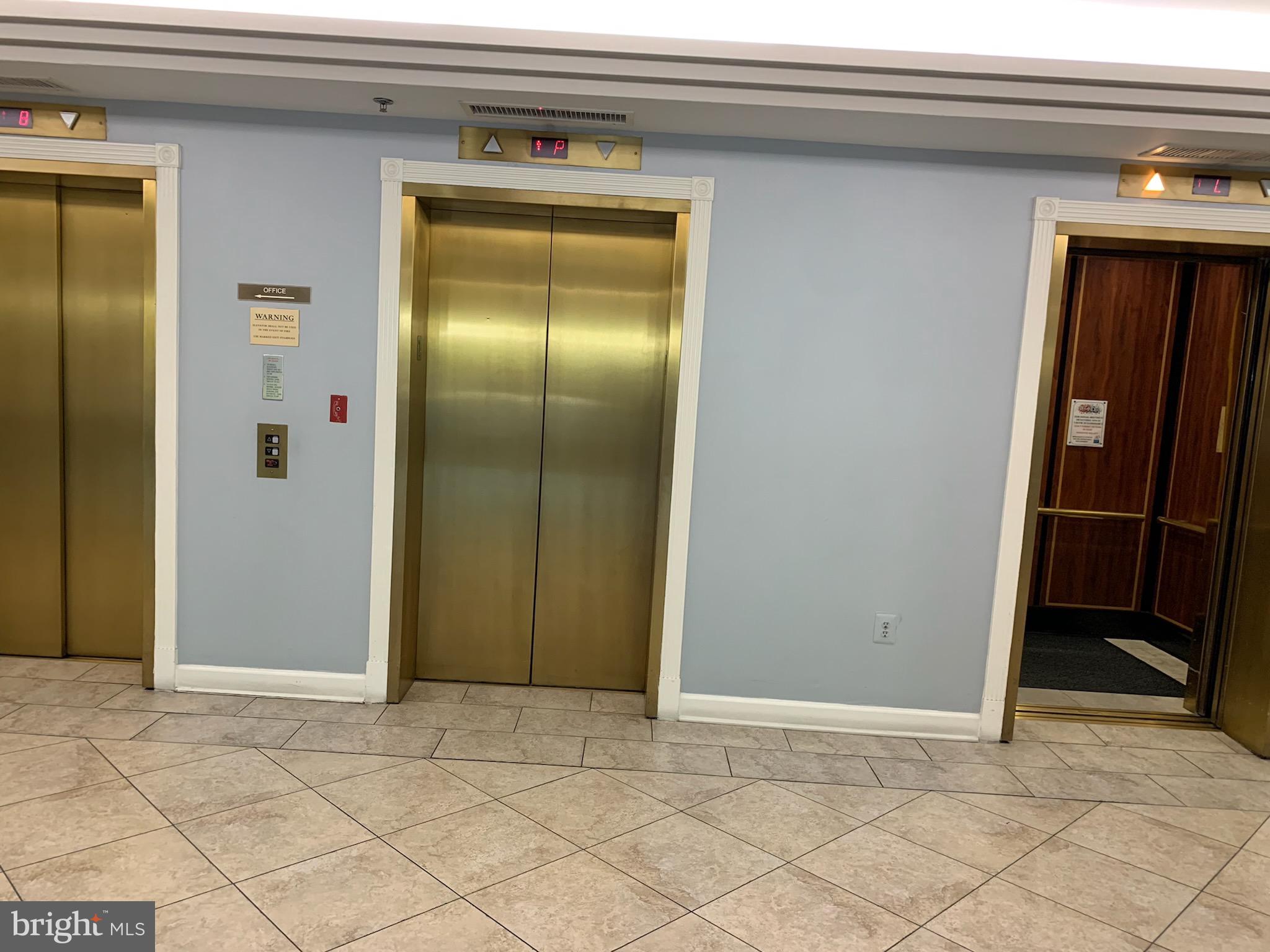 VANTAGE POINT EAST @ LEISURE WORLD - Residential