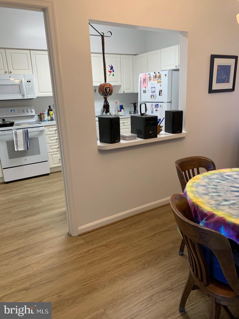 VANTAGE POINT EAST @ LEISURE WORLD - Residential