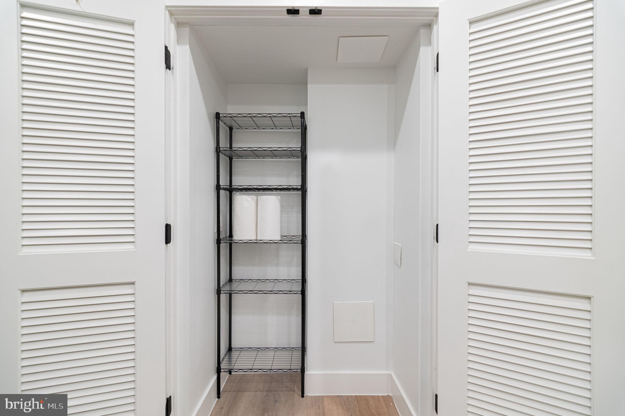 RAYMONDALE - Residential Lease