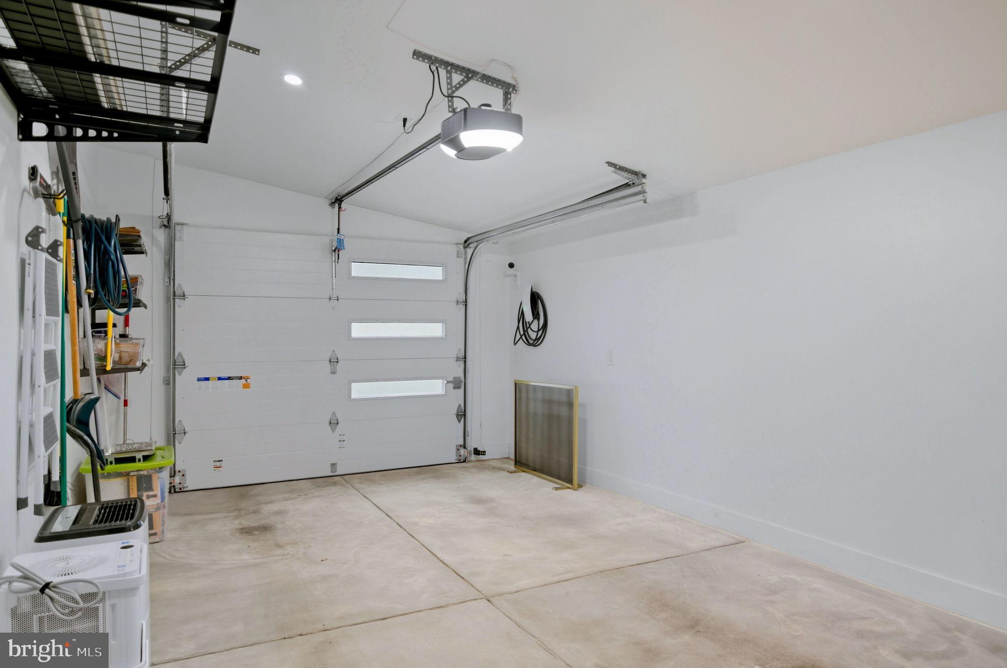 RAYMONDALE - Residential Lease