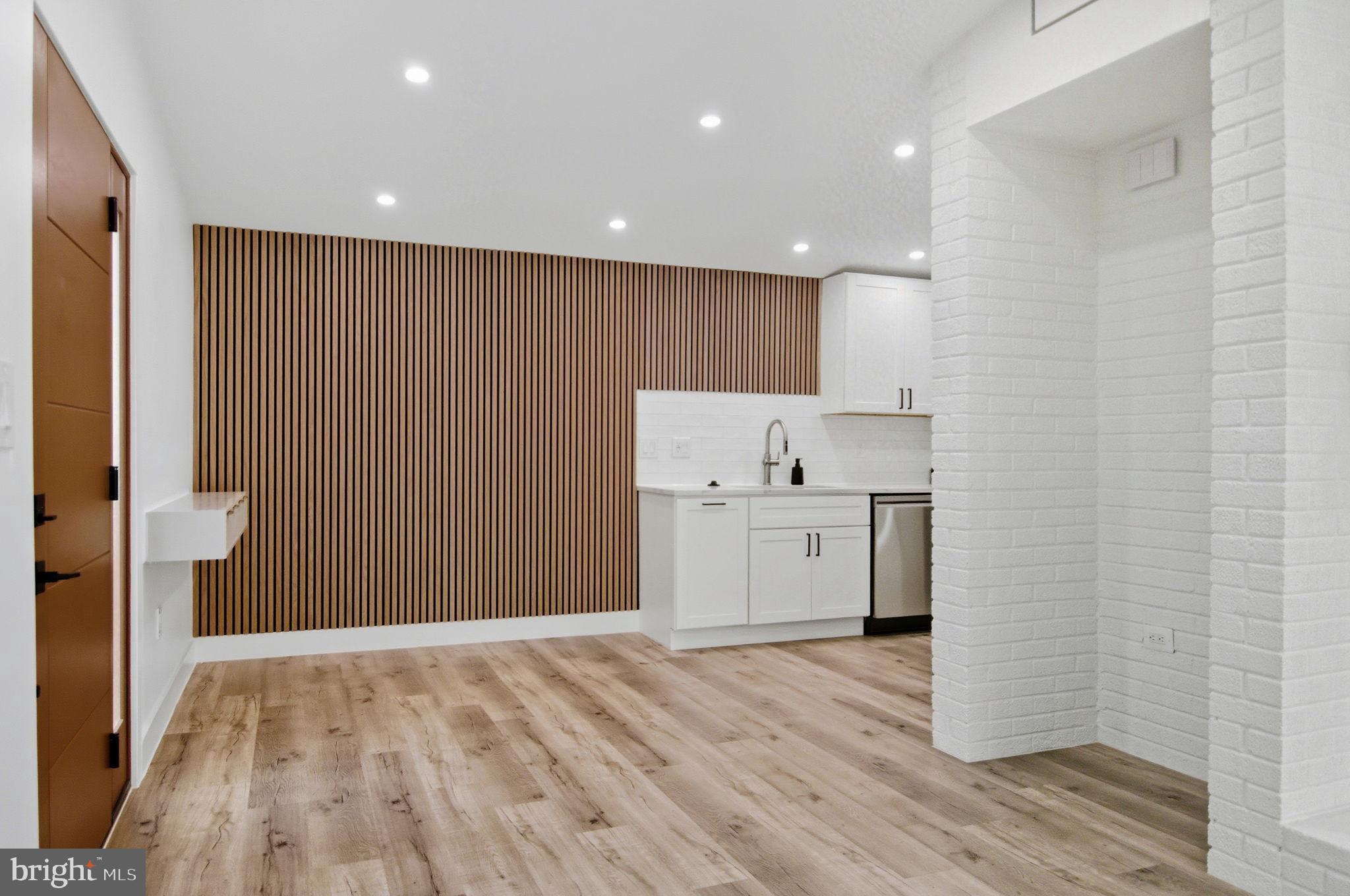 RAYMONDALE - Residential Lease