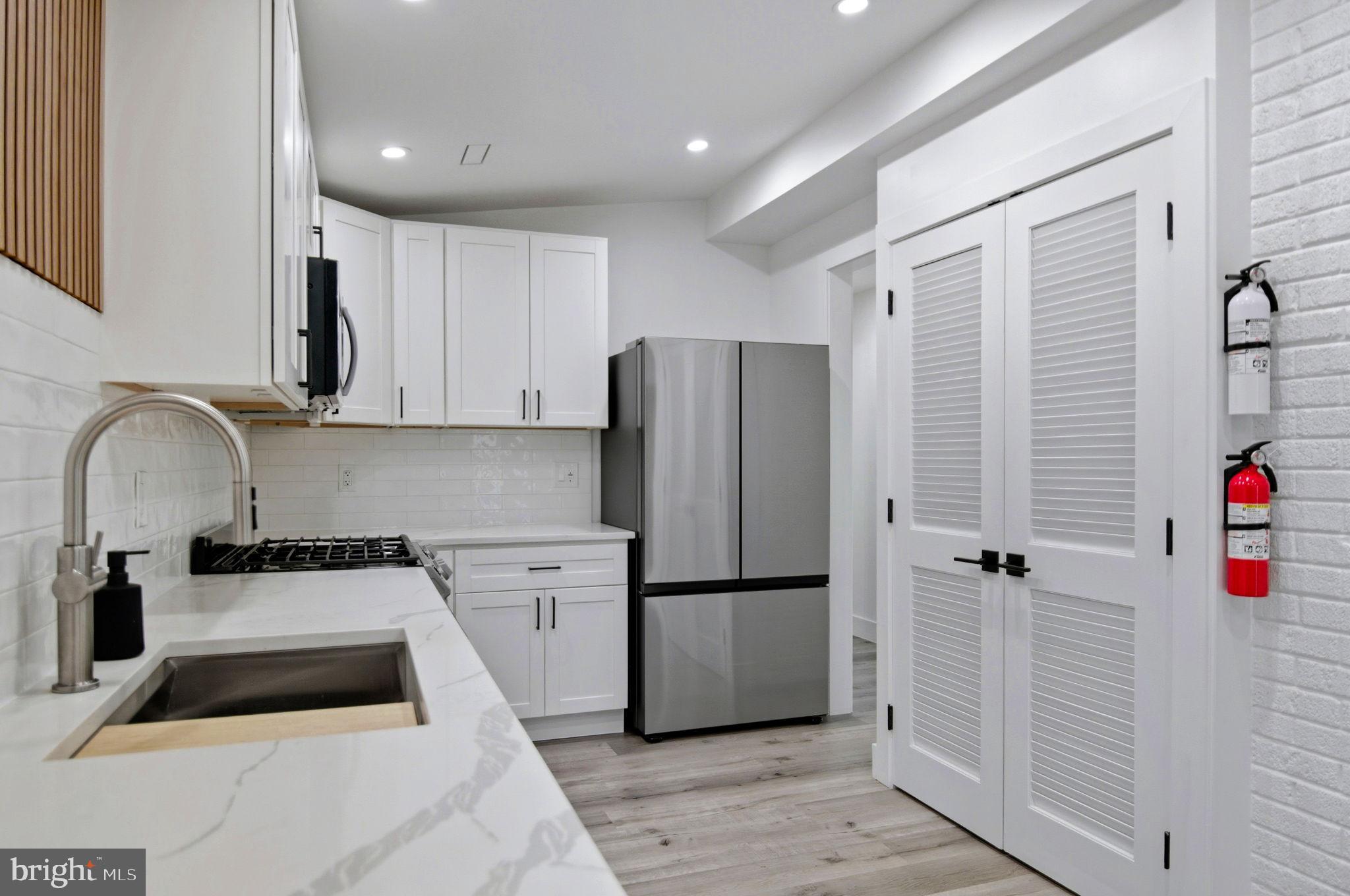 RAYMONDALE - Residential Lease