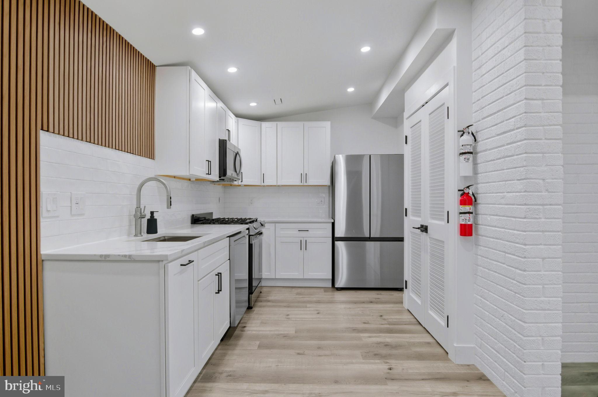 RAYMONDALE - Residential Lease