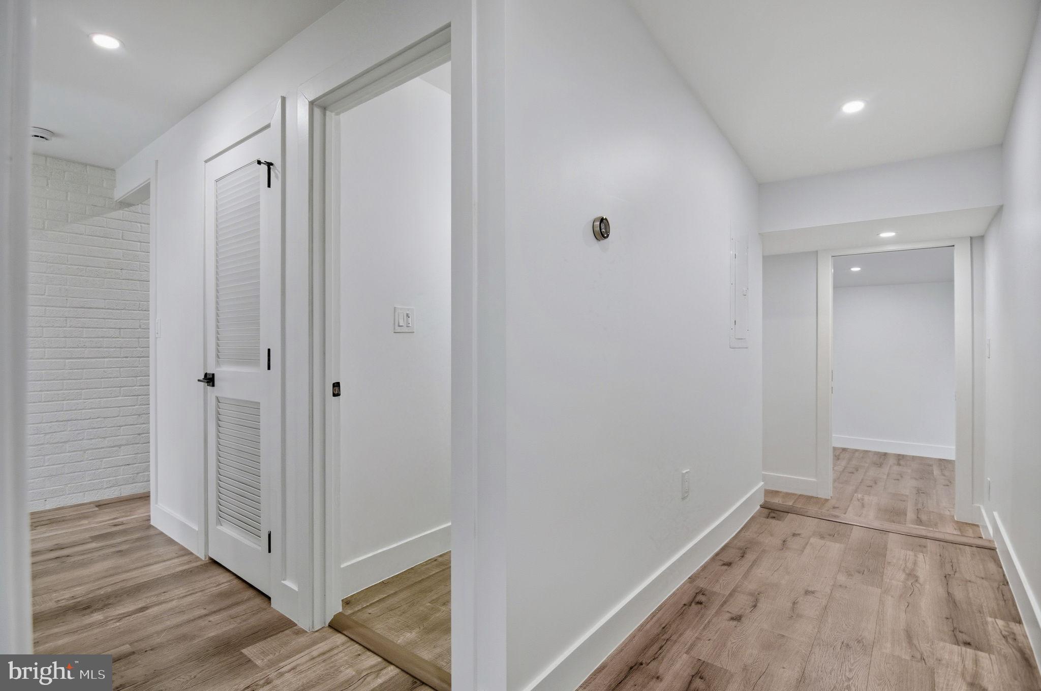 RAYMONDALE - Residential Lease