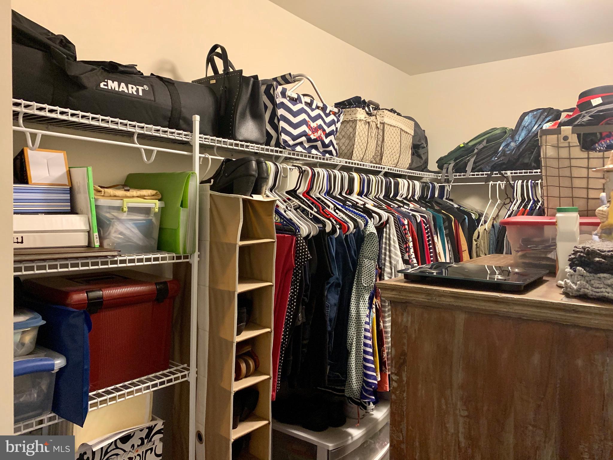 CREEKSTONE VILLAGE - Residential Lease