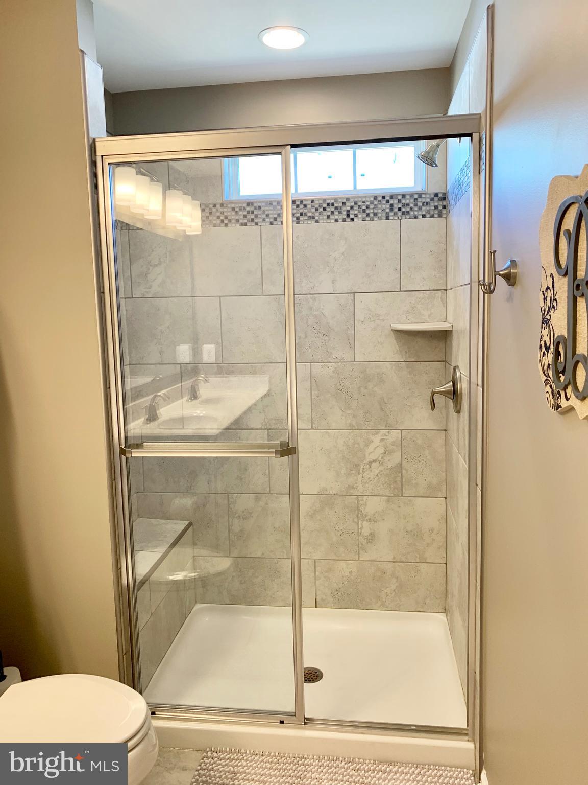 CREEKSTONE VILLAGE - Residential Lease