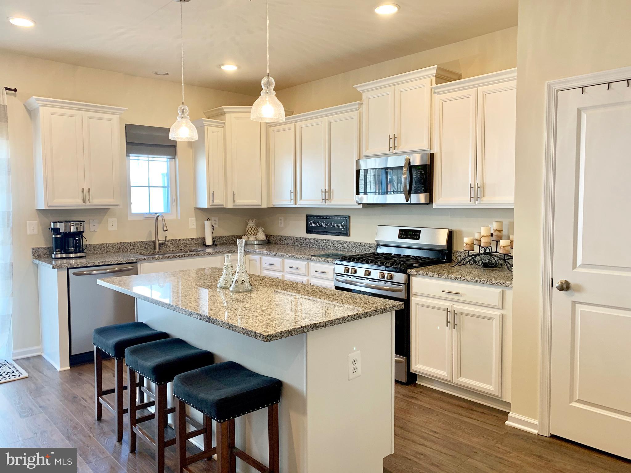 CREEKSTONE VILLAGE - Residential Lease