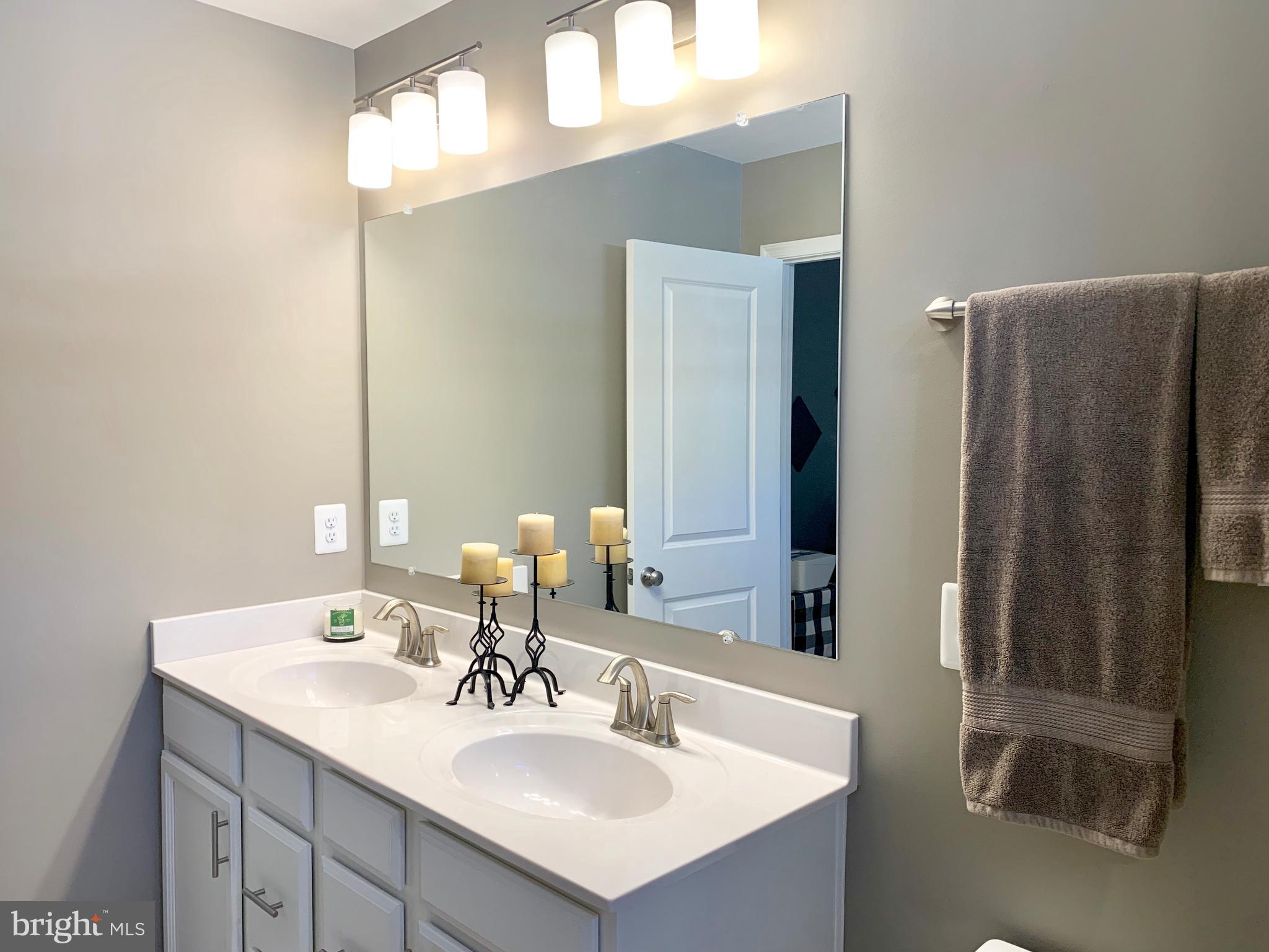 CREEKSTONE VILLAGE - Residential Lease