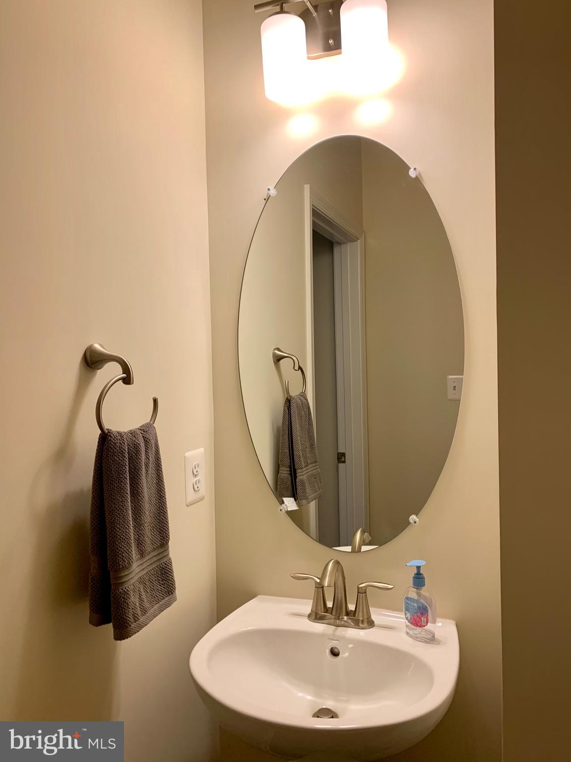 CREEKSTONE VILLAGE - Residential Lease