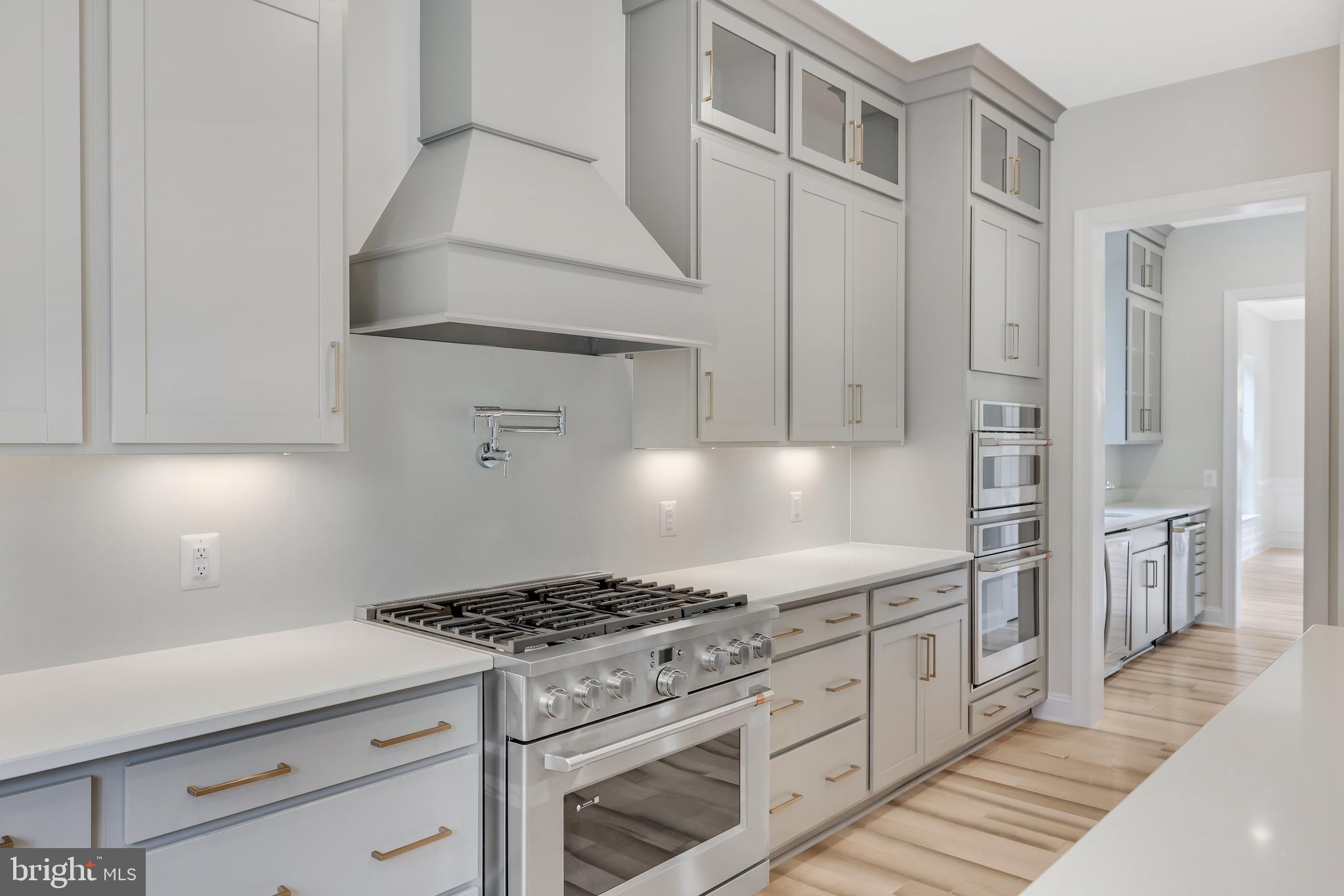 MANTUA - Residential